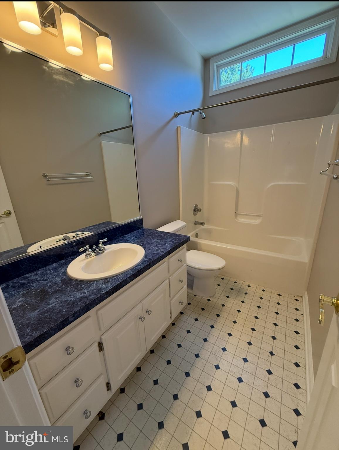 AUGUSTINE NORTH - Residential Lease