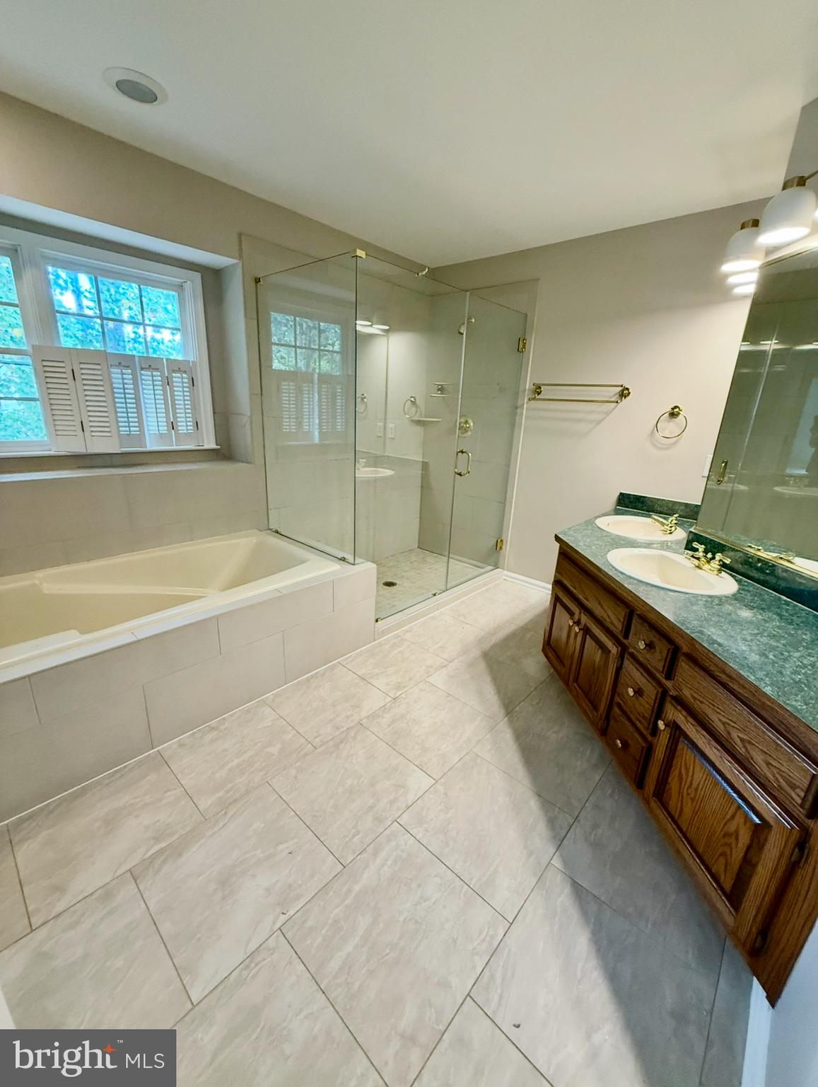 AUGUSTINE NORTH - Residential Lease