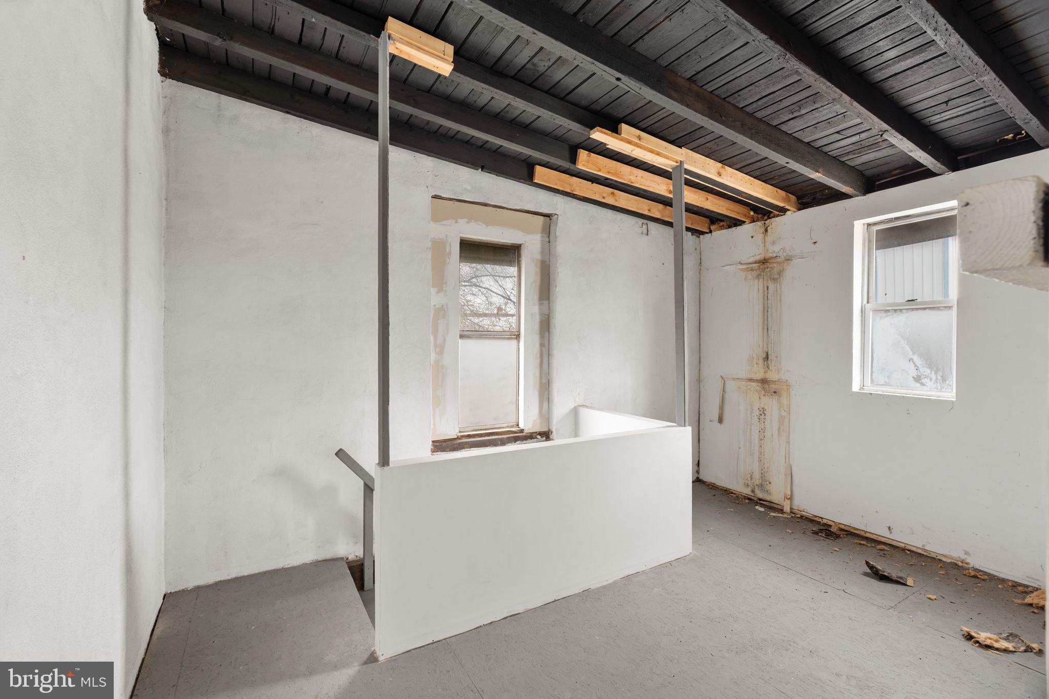 BRIDESBURG - Residential Income