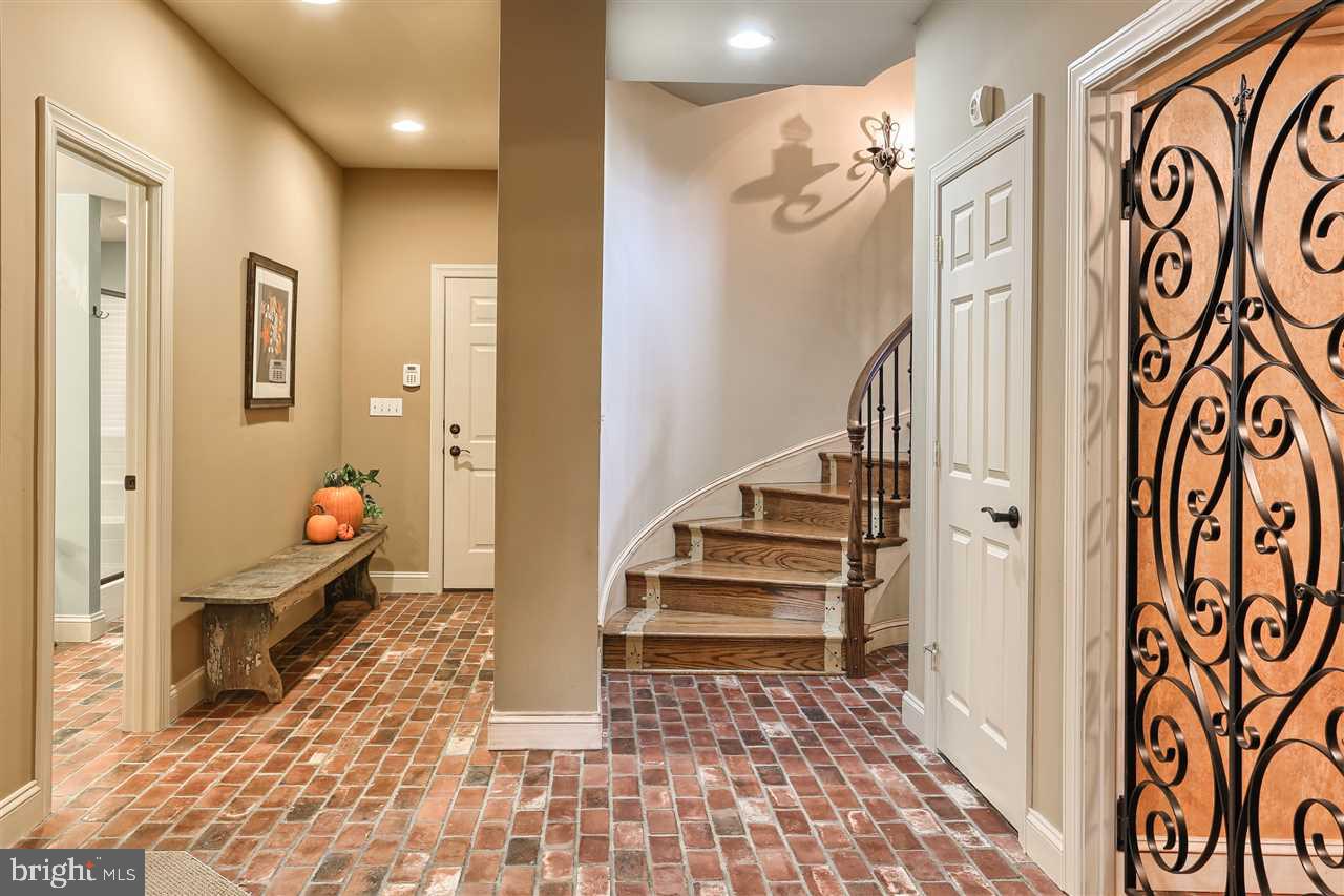 DEER CHASE ESTATES - Residential