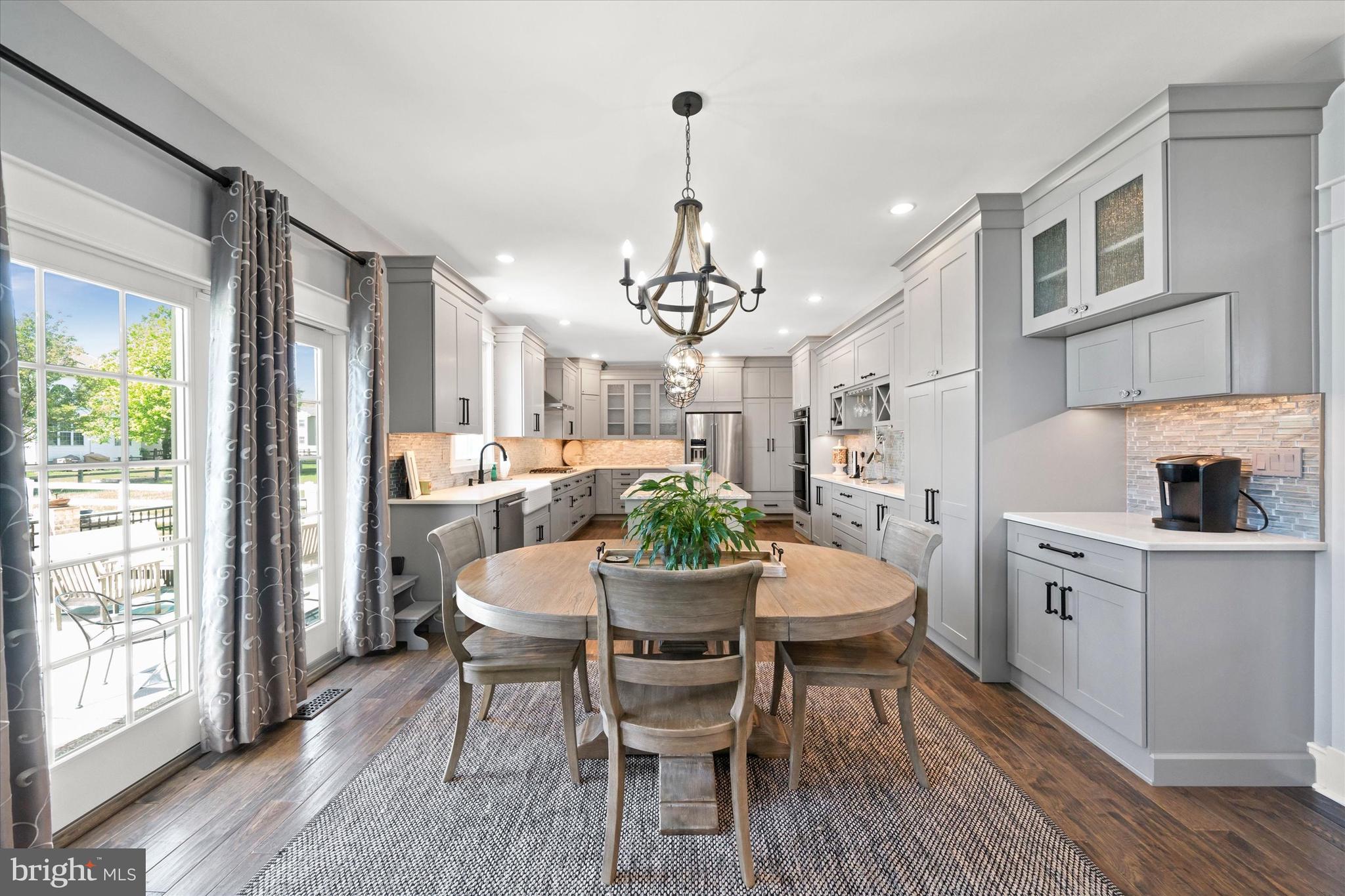 THE LEGENDS - Residential