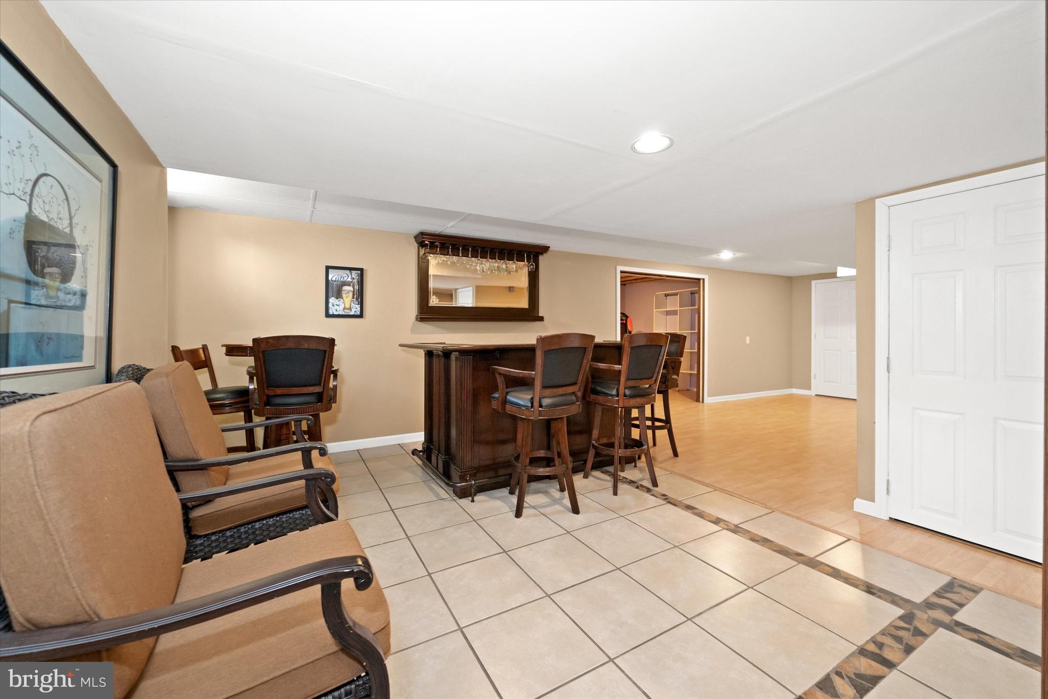 THE LEGENDS - Residential