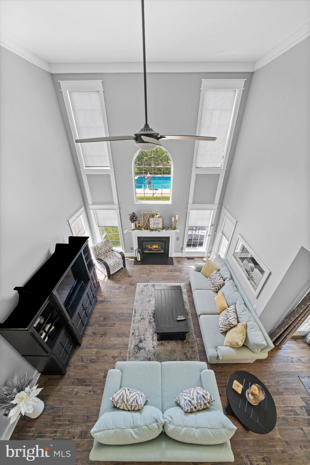 THE LEGENDS - Residential