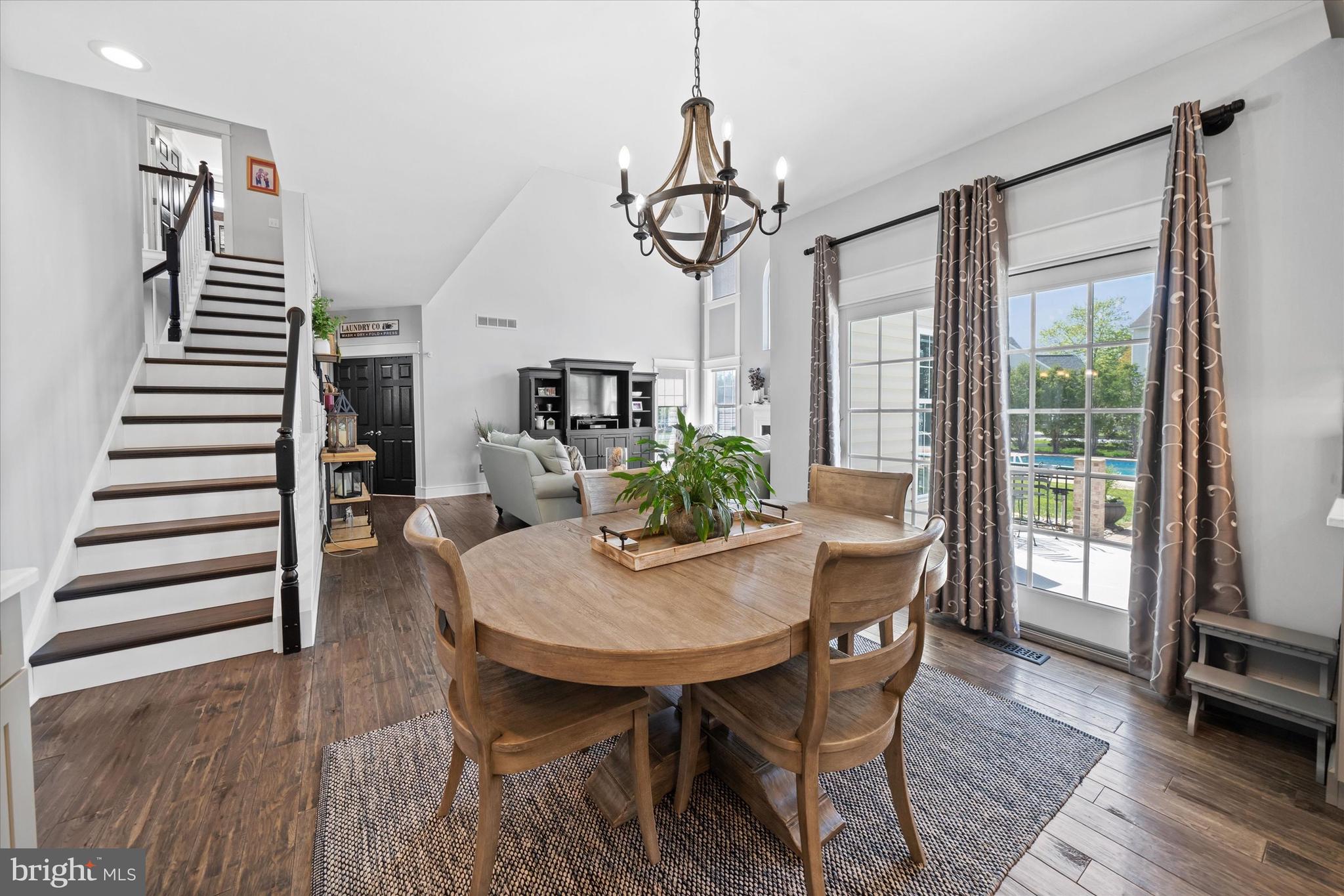 THE LEGENDS - Residential