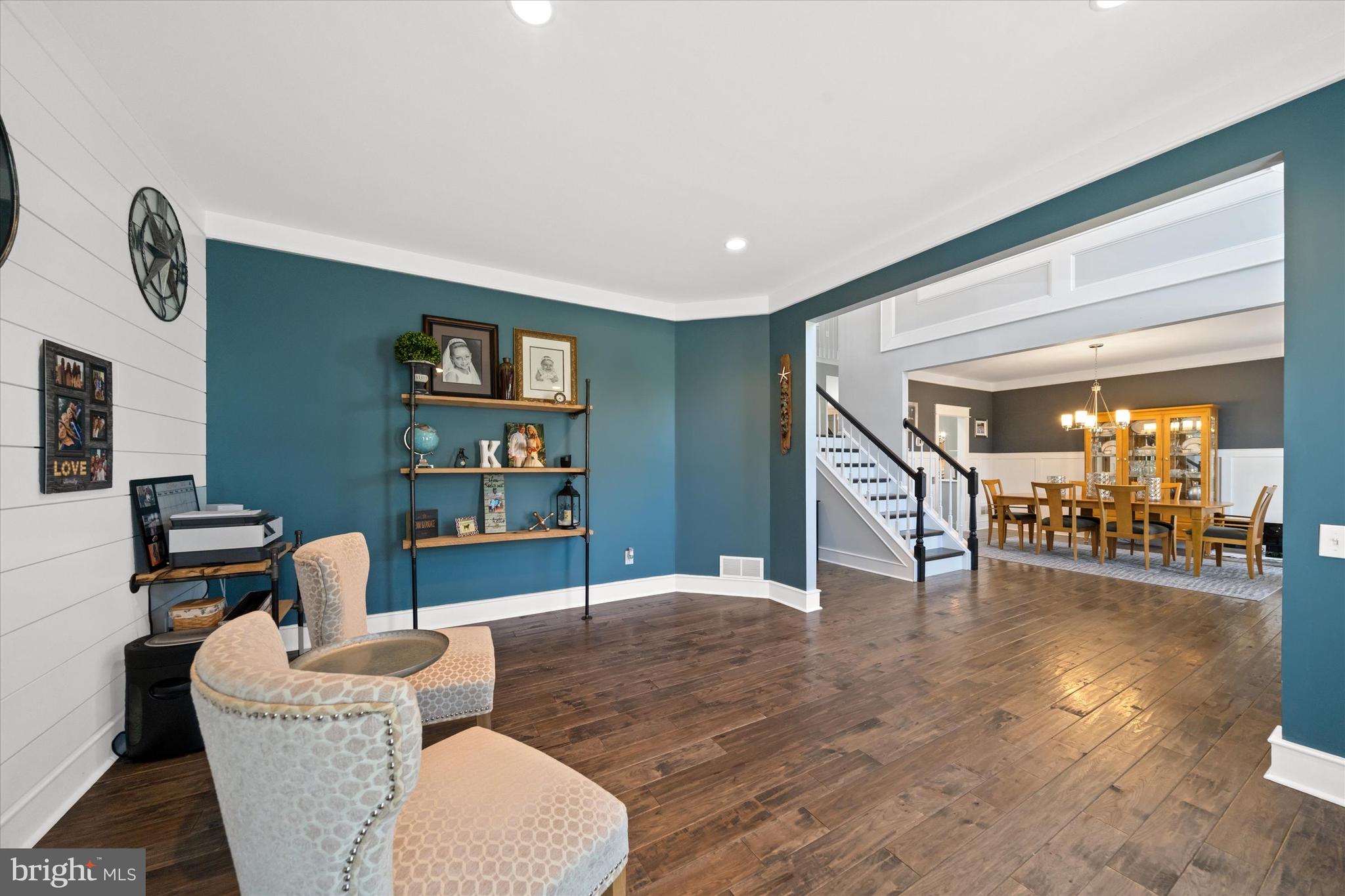 THE LEGENDS - Residential