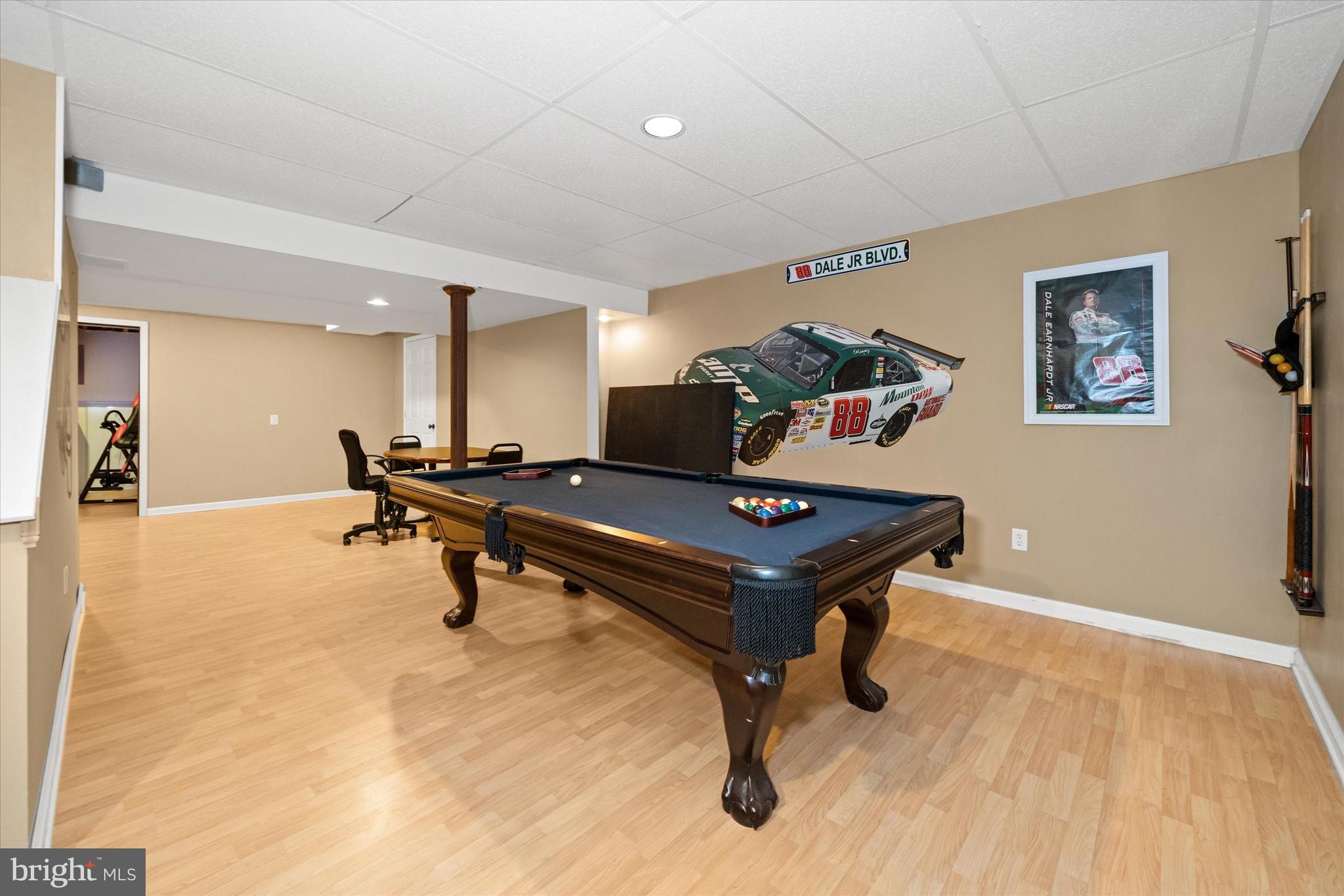 THE LEGENDS - Residential