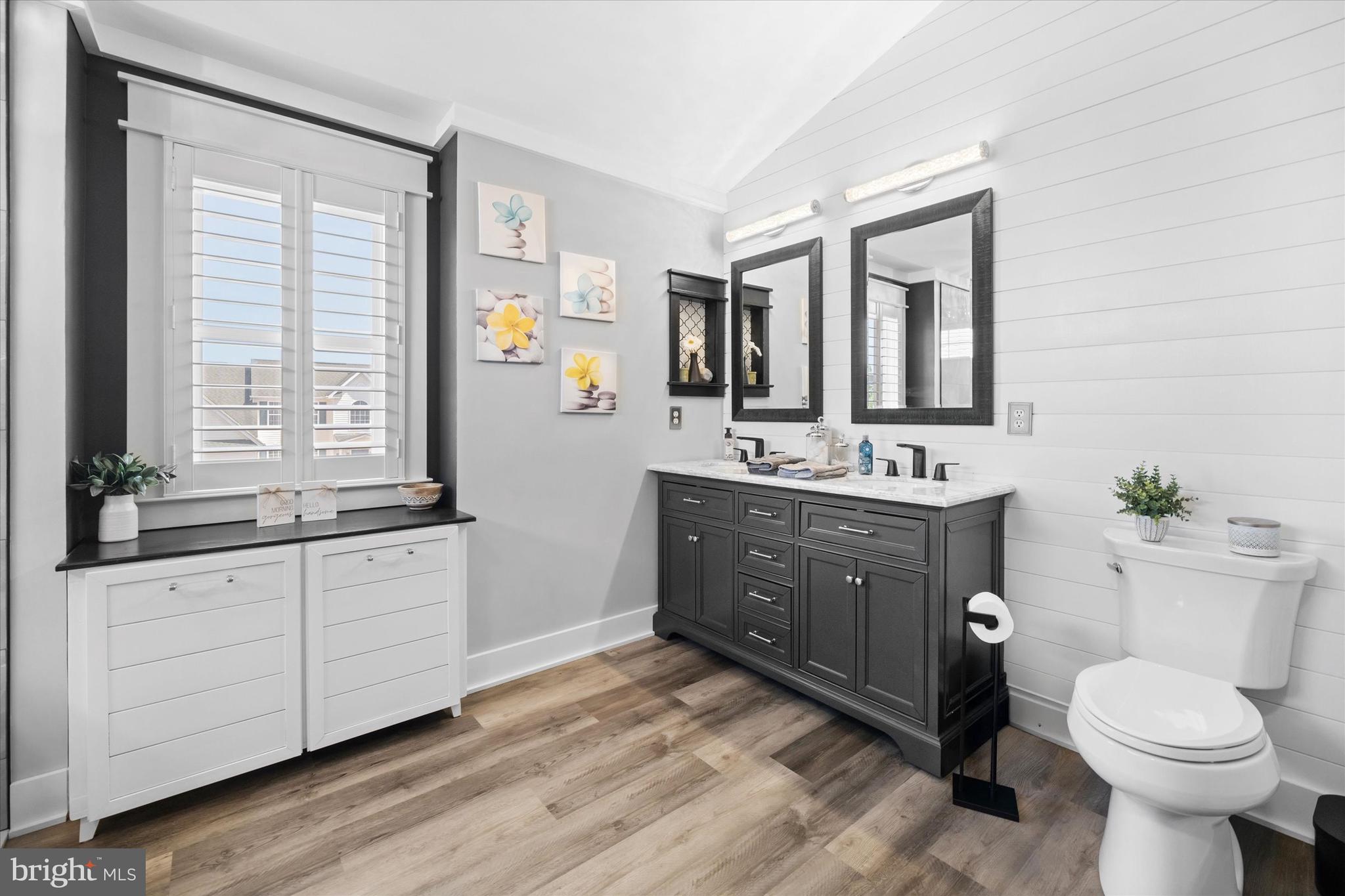 THE LEGENDS - Residential