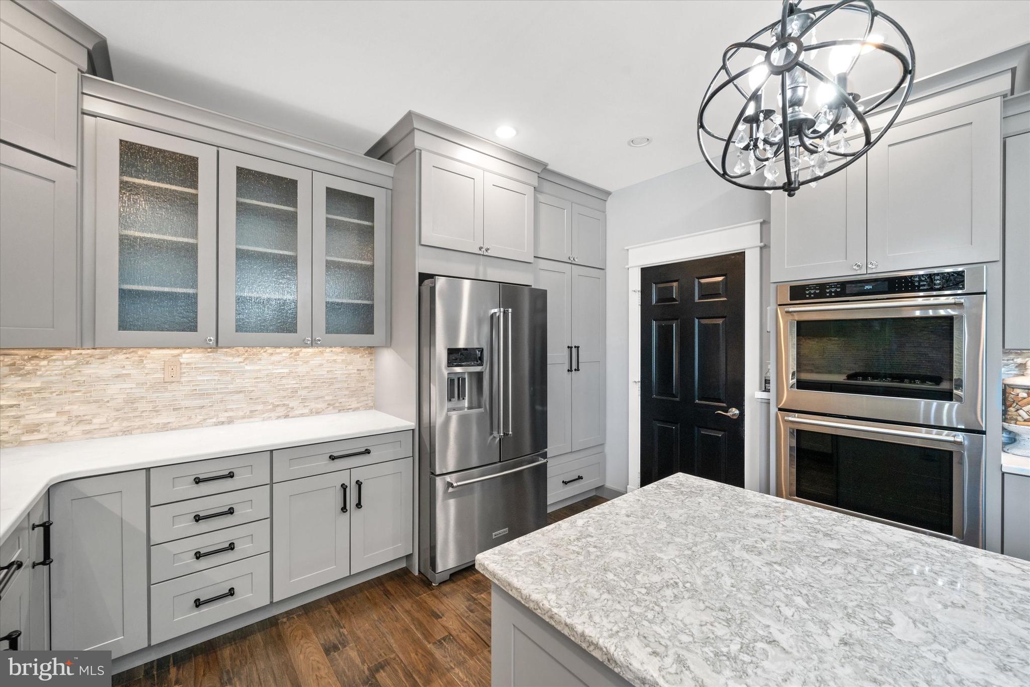 THE LEGENDS - Residential