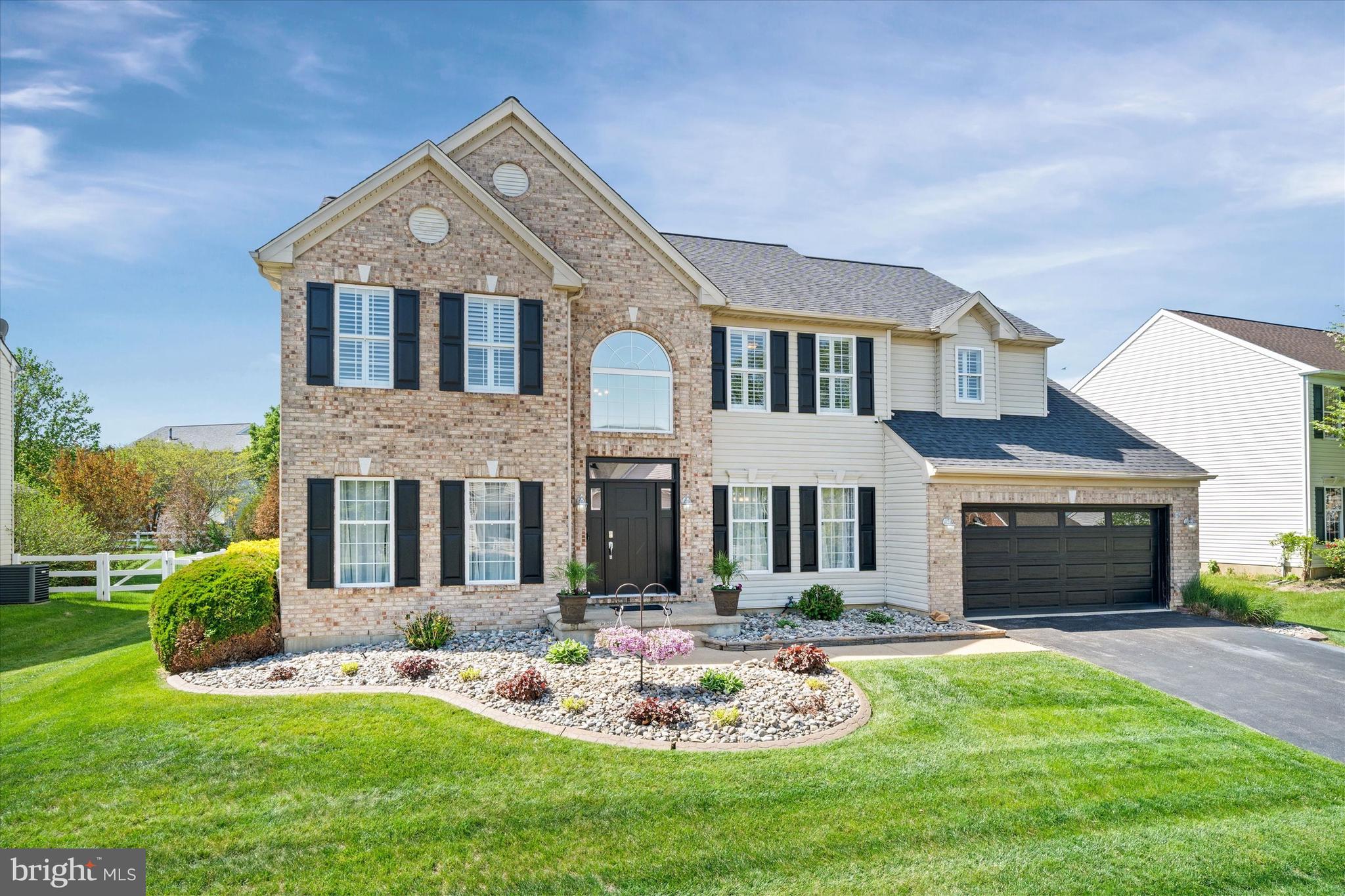 THE LEGENDS - Residential