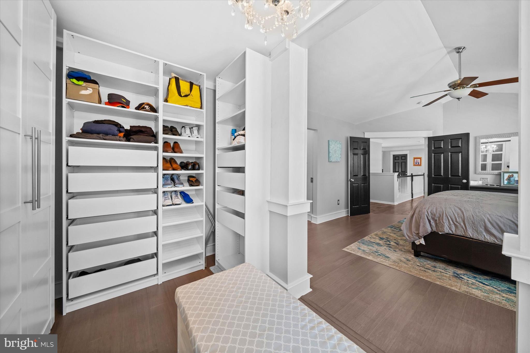 THE LEGENDS - Residential