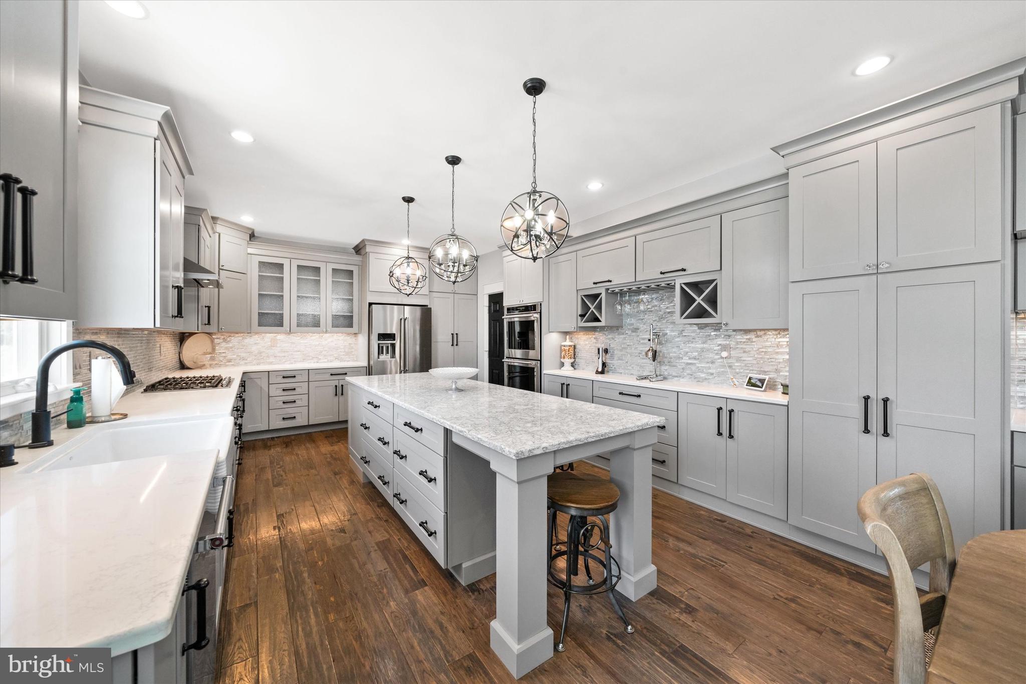 THE LEGENDS - Residential