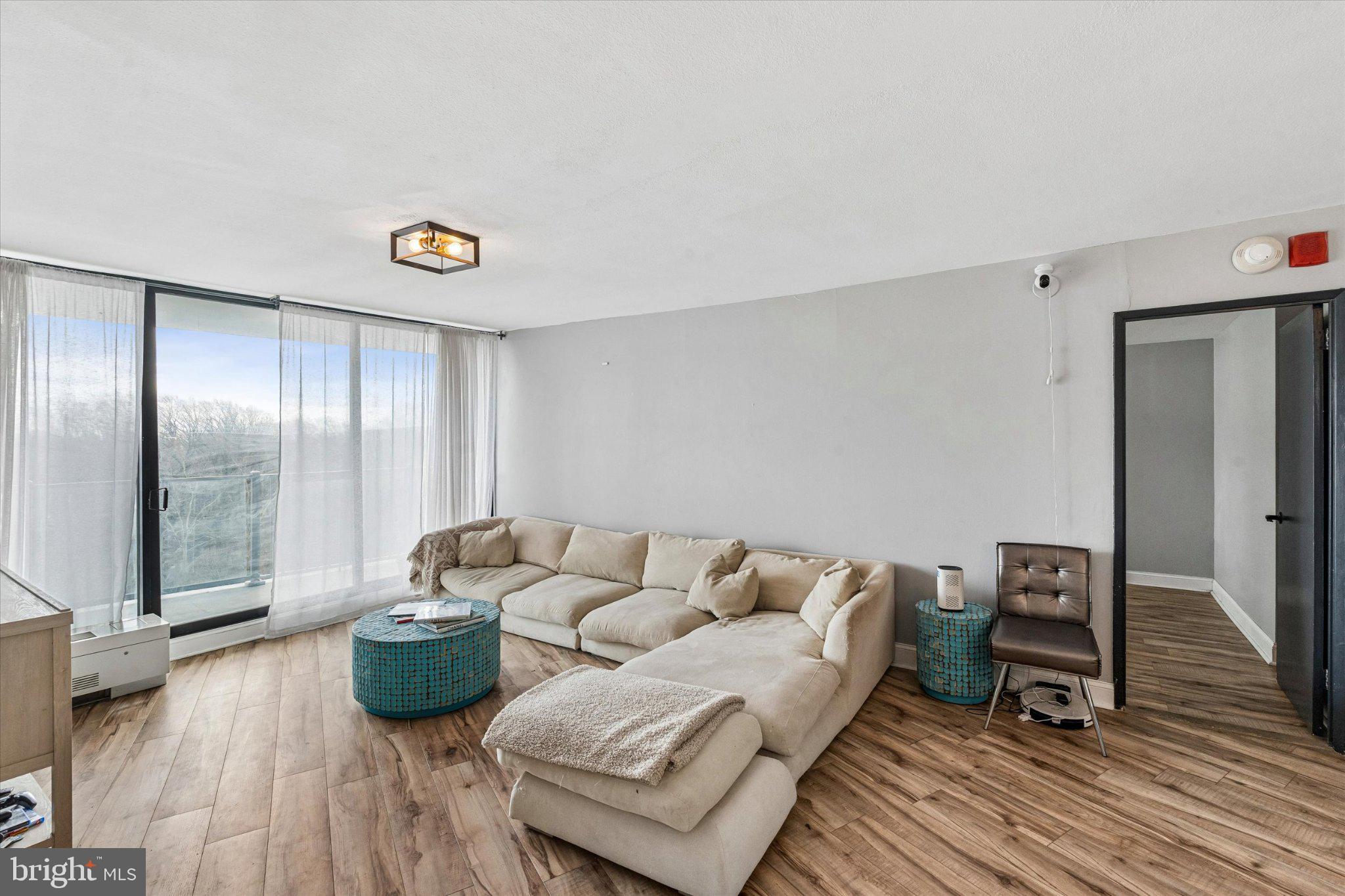 PHILADELPHIA (WEST) - Residential