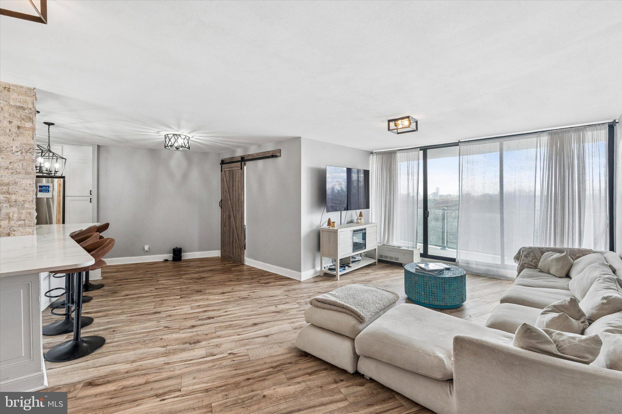 PHILADELPHIA (WEST) - Residential