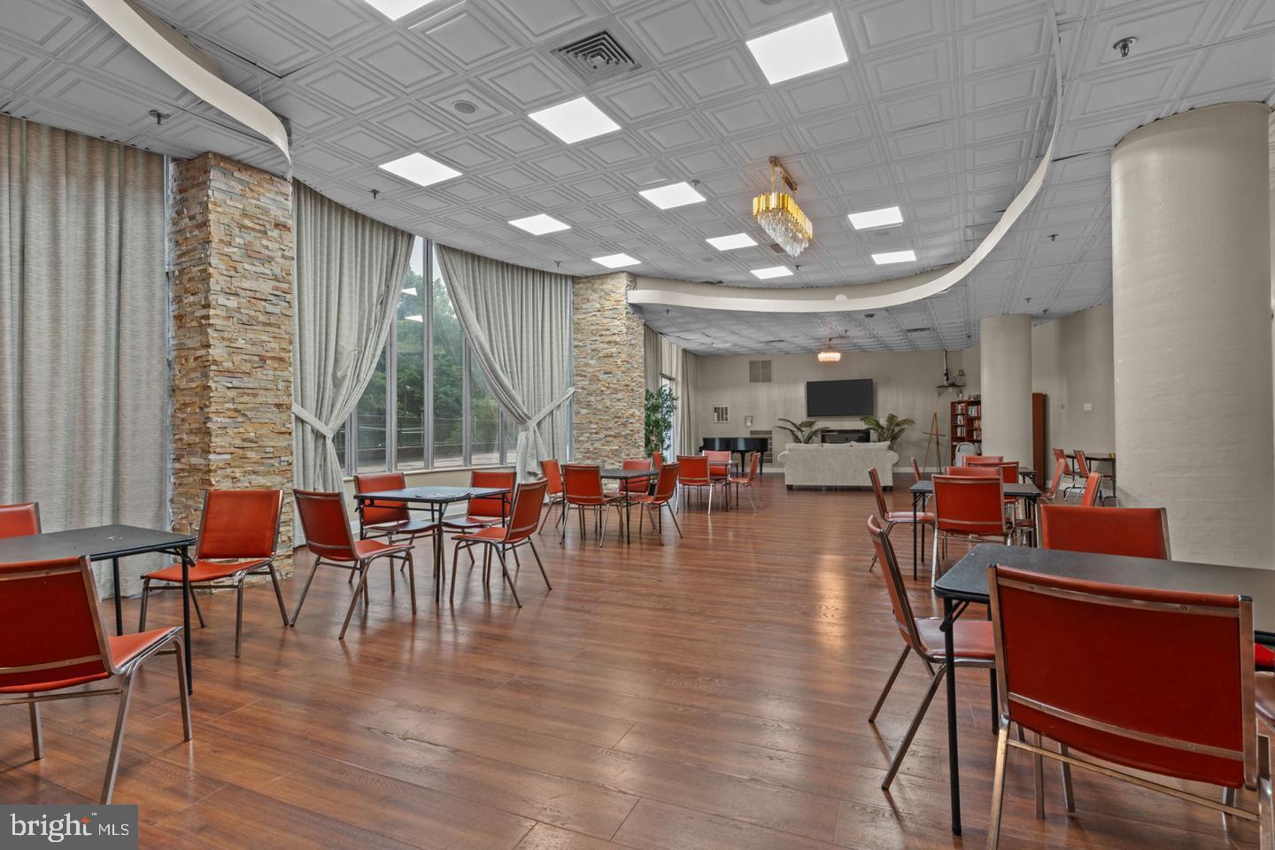 PHILADELPHIA (WEST) - Residential