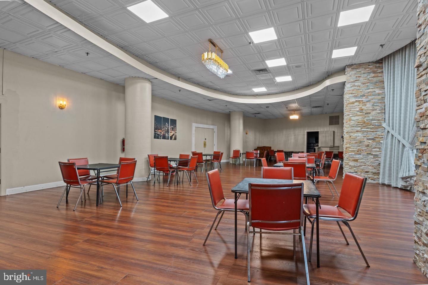 PHILADELPHIA (WEST) - Residential