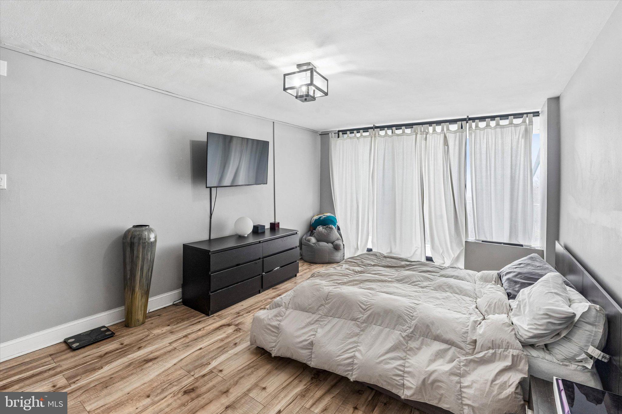 PHILADELPHIA (WEST) - Residential