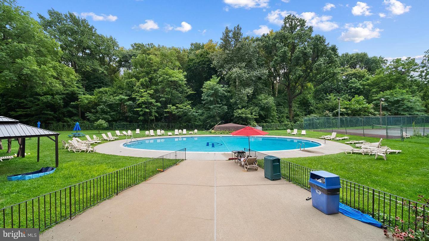 PHILADELPHIA (WEST) - Residential