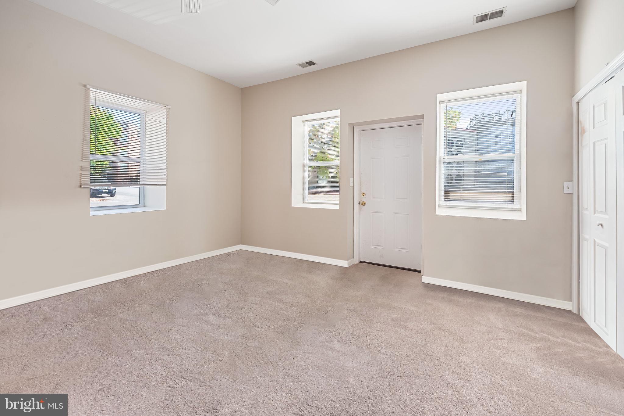 CANTON - Commercial Sale