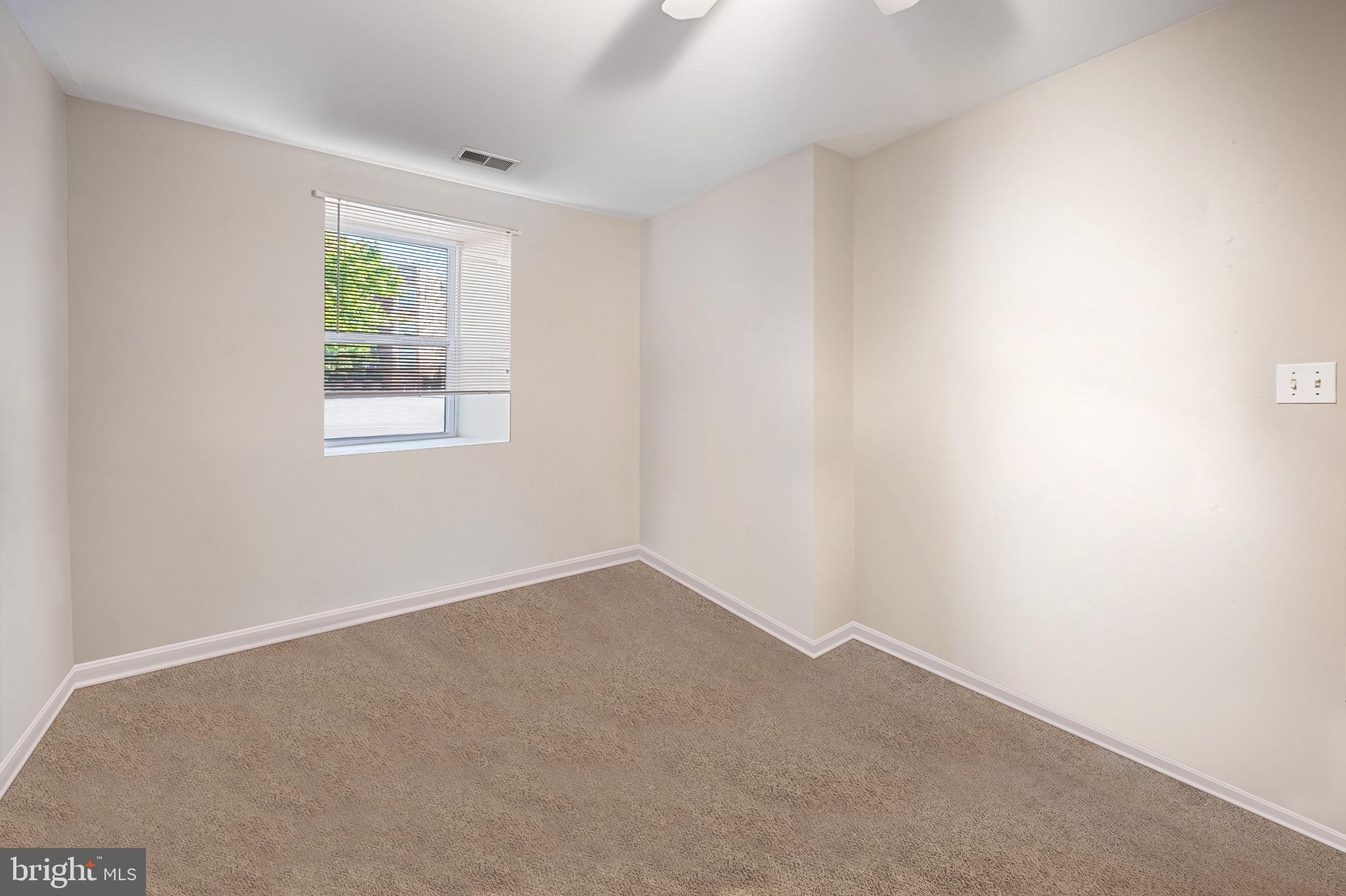 CANTON - Commercial Sale
