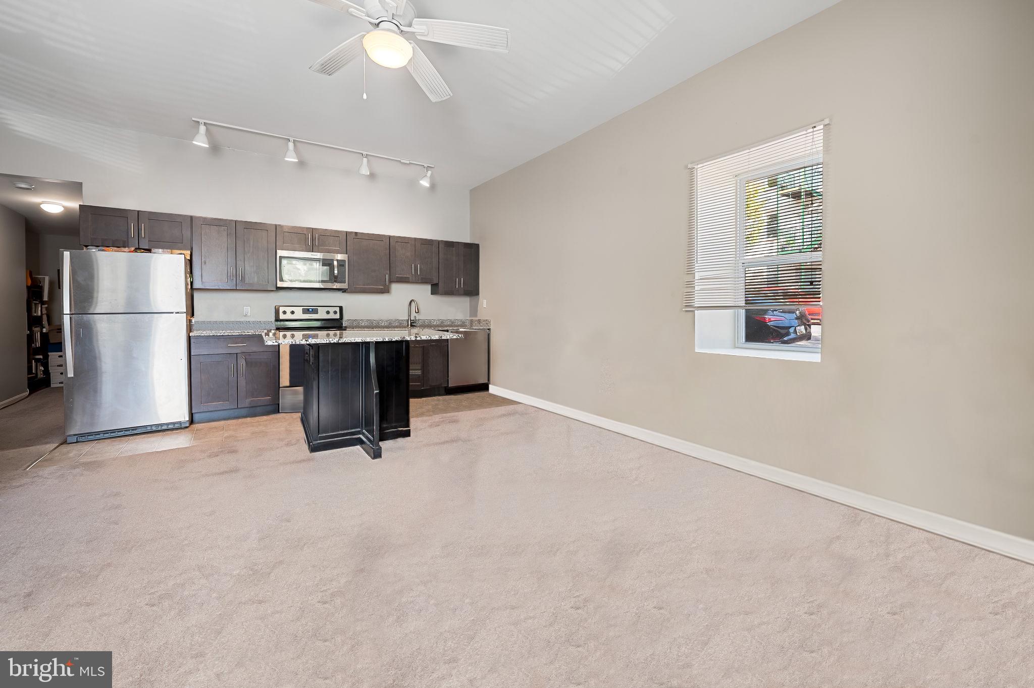CANTON - Commercial Sale