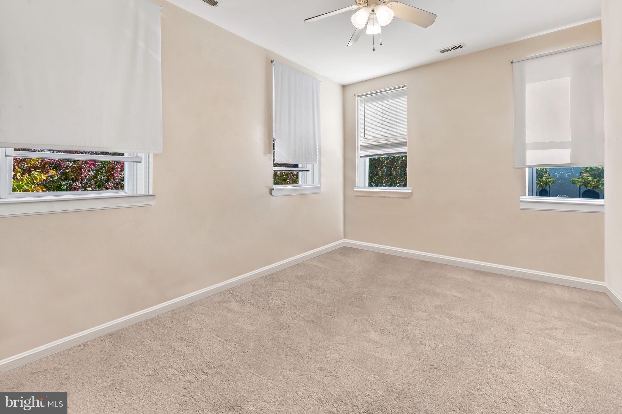 CANTON - Commercial Sale