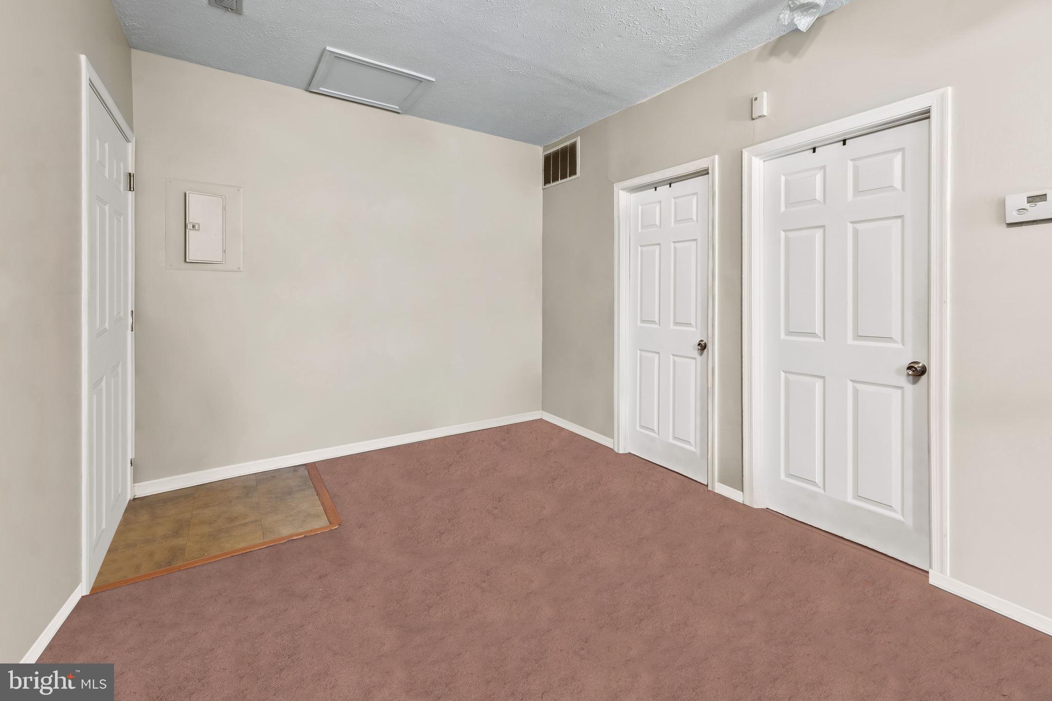 CANTON - Commercial Sale