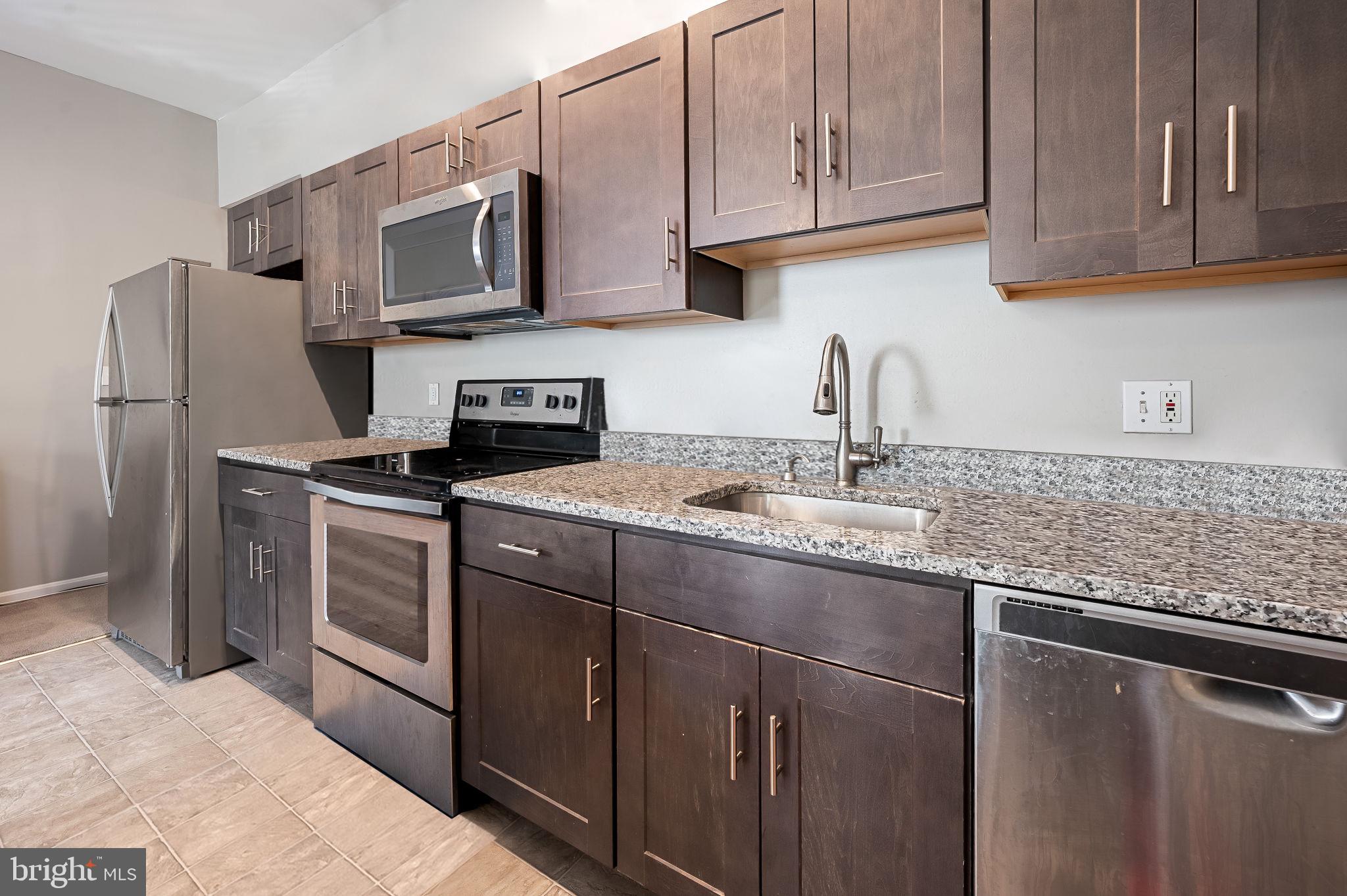 CANTON - Commercial Sale