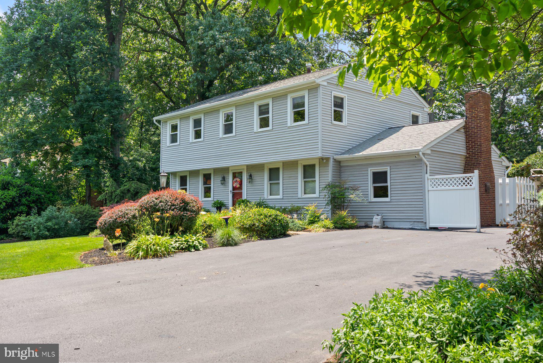 6214 OAK HILL DRIVE