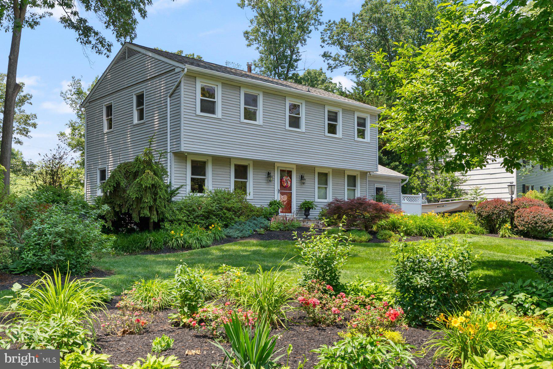 6214 OAK HILL DRIVE