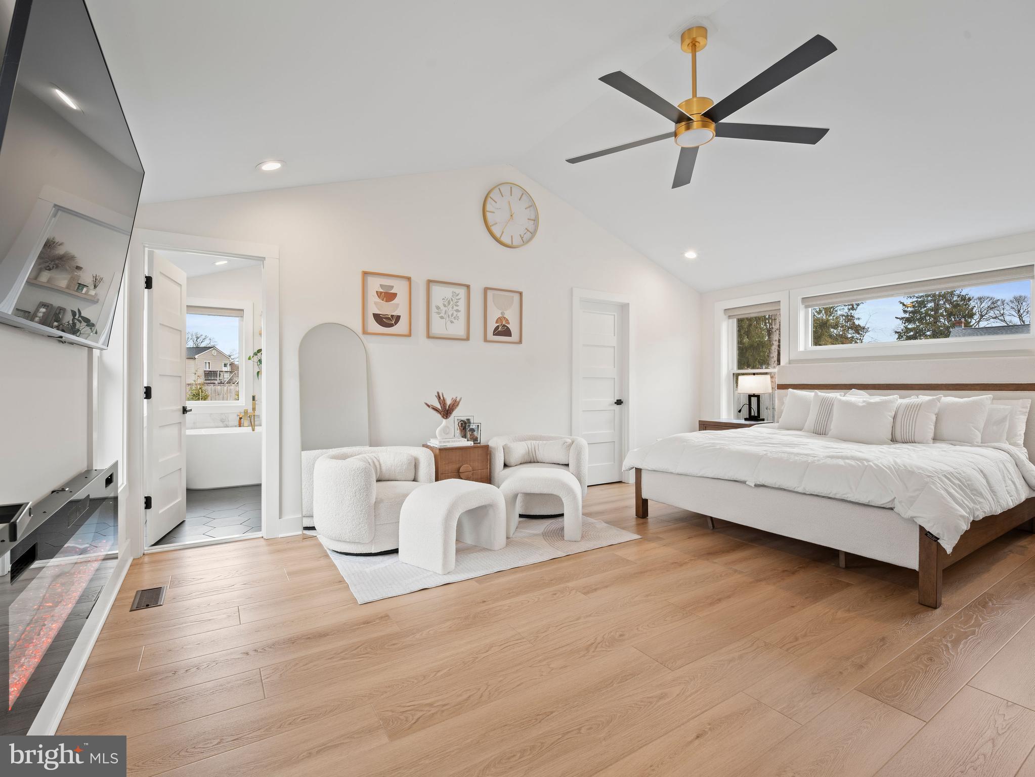 ROYAL BEACH - Residential