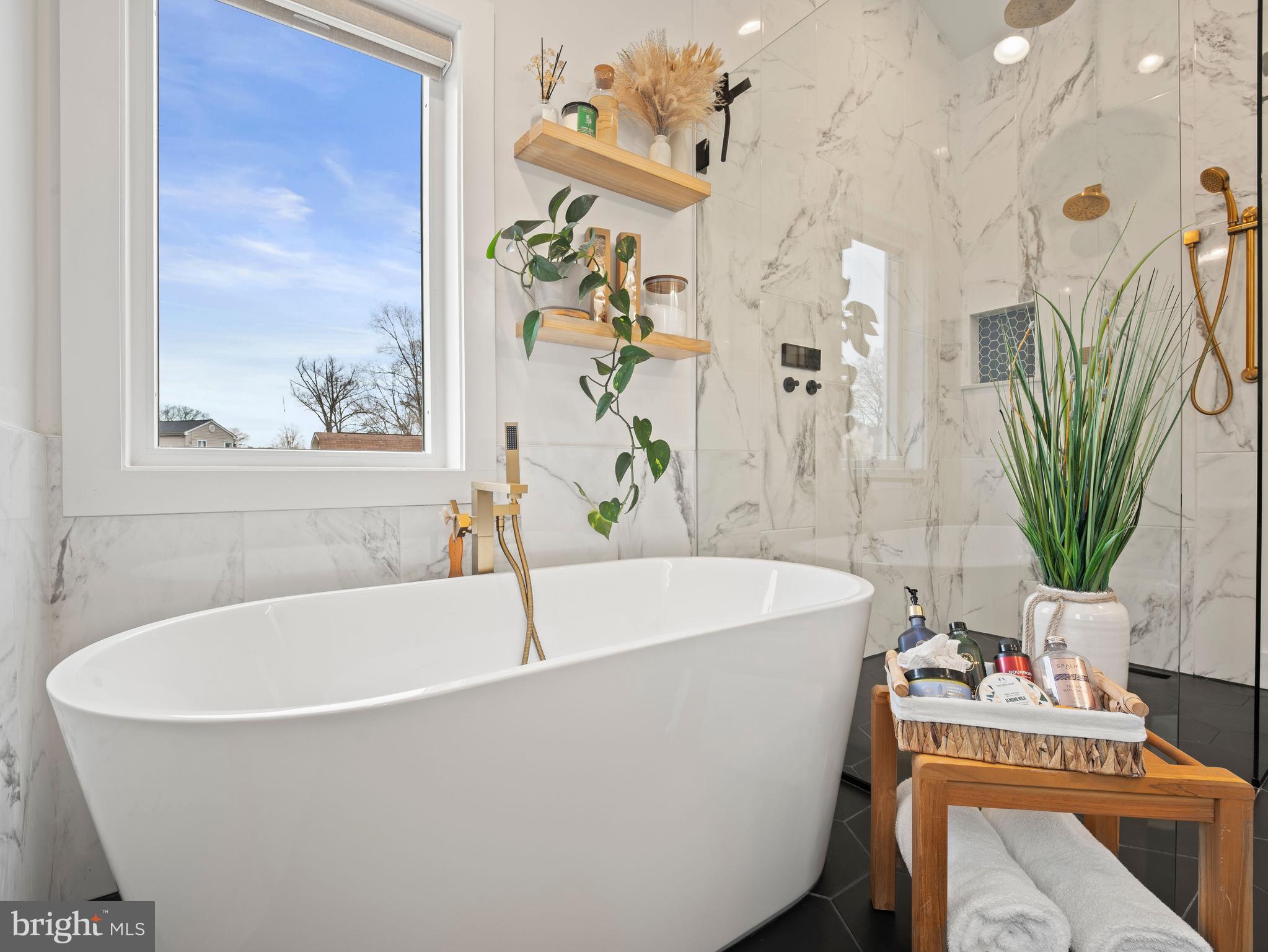 ROYAL BEACH - Residential