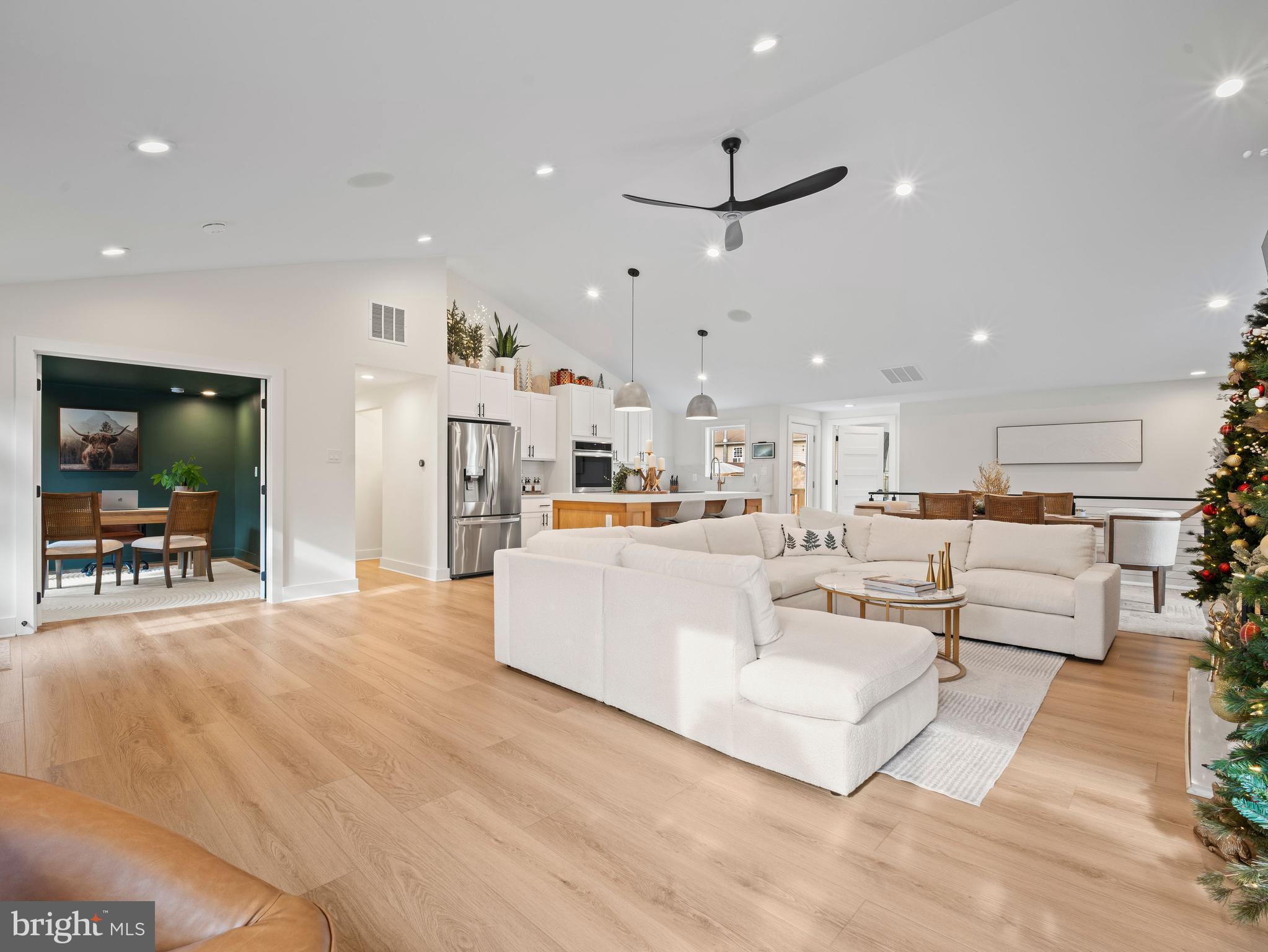 428 ROYAL BEACH ROAD