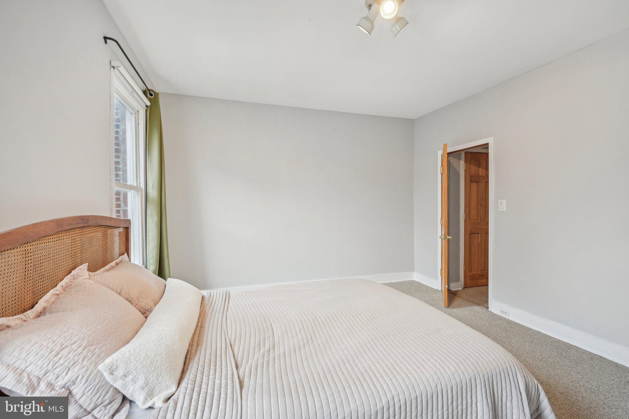 GRADUATE HOSPITAL - Residential