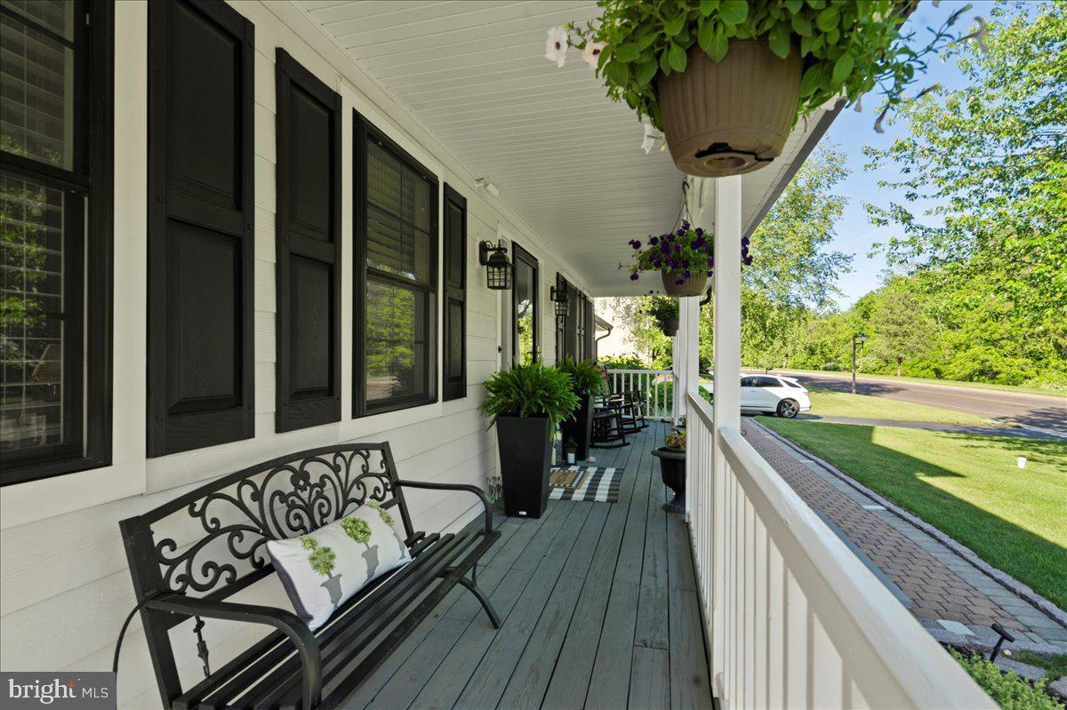 105 SOUTH DRIVE