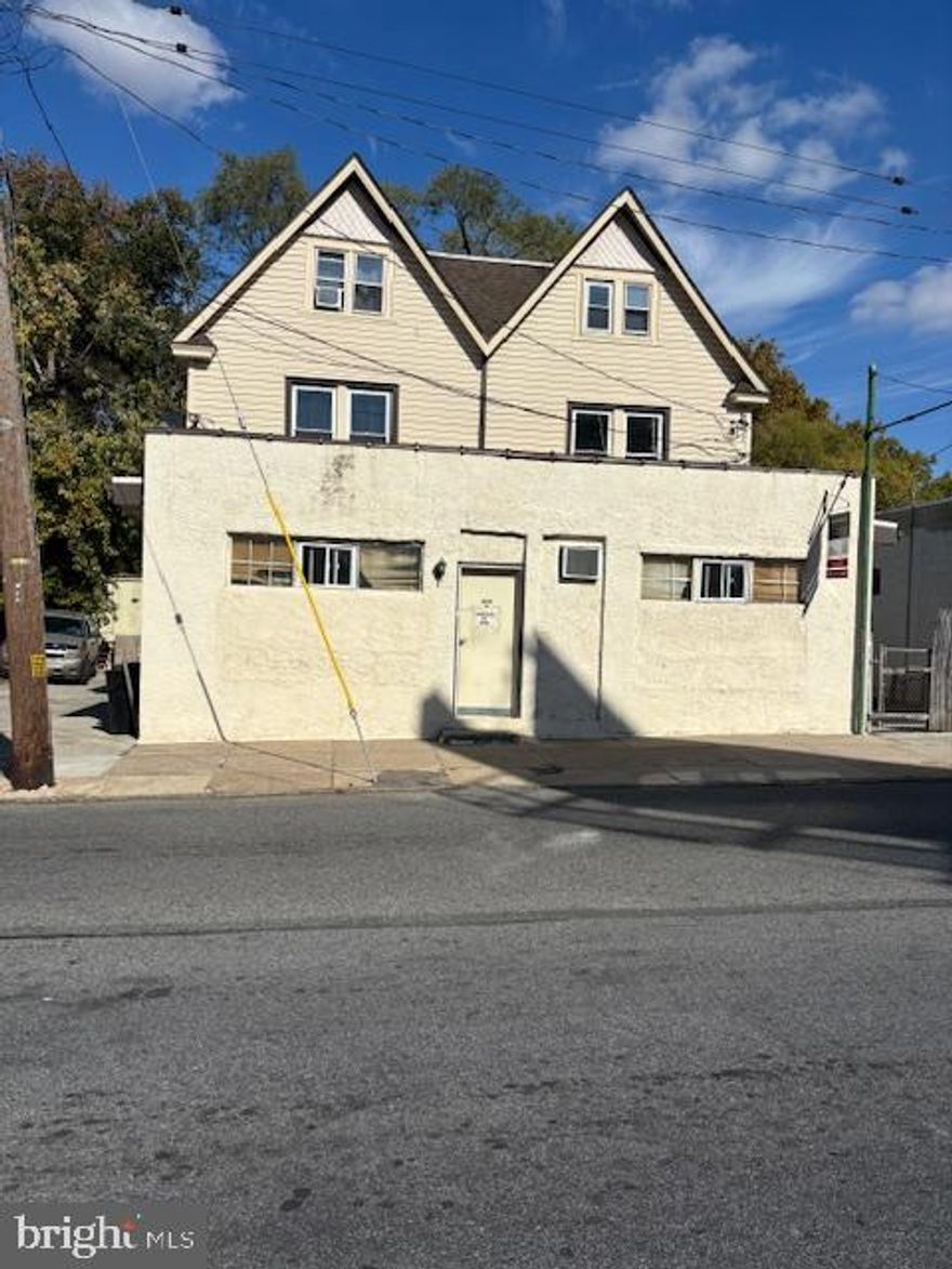 4 bedrooms, 3 floors, ready to move in.