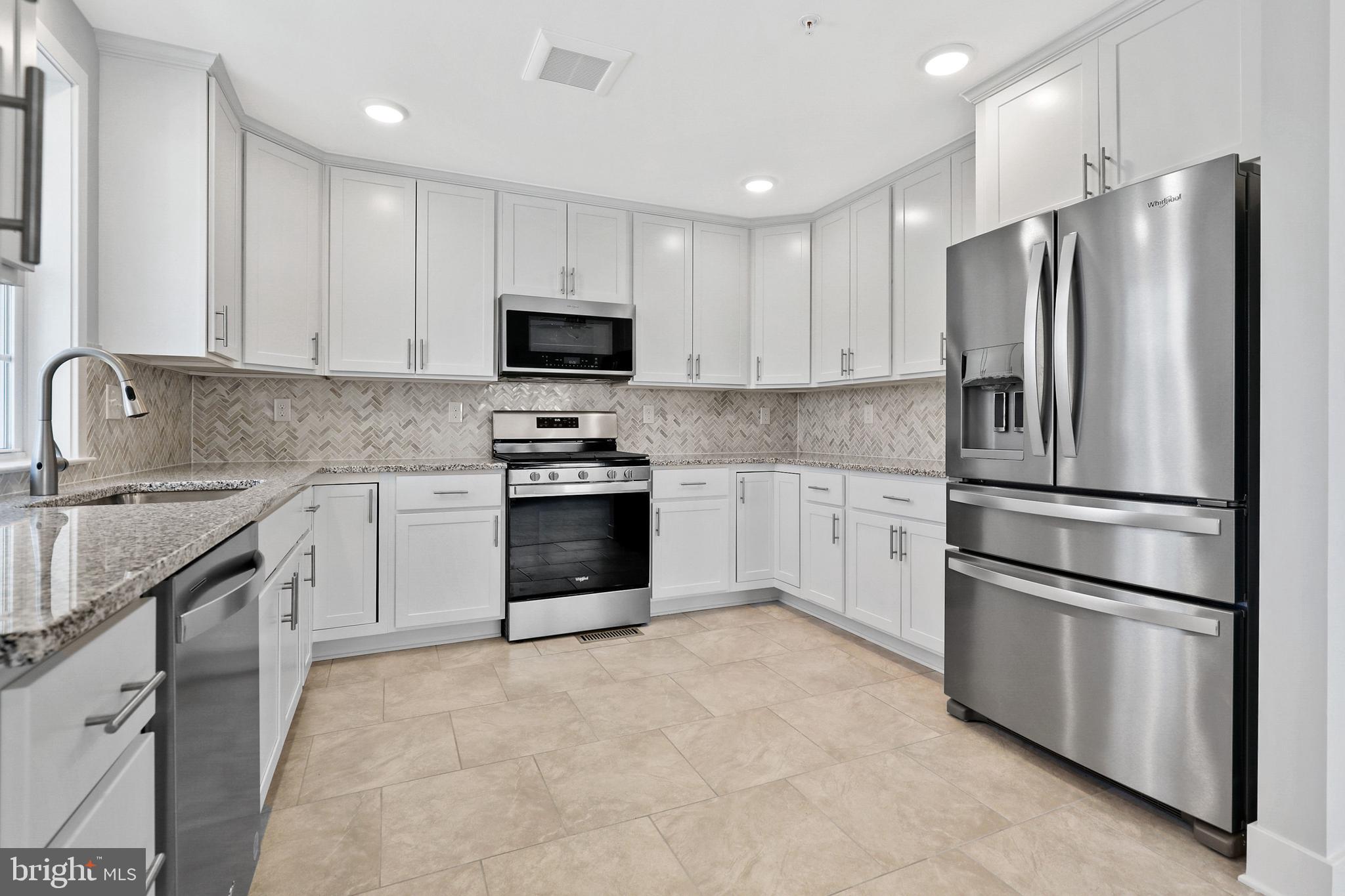 ABERDEEN HILLS - Residential