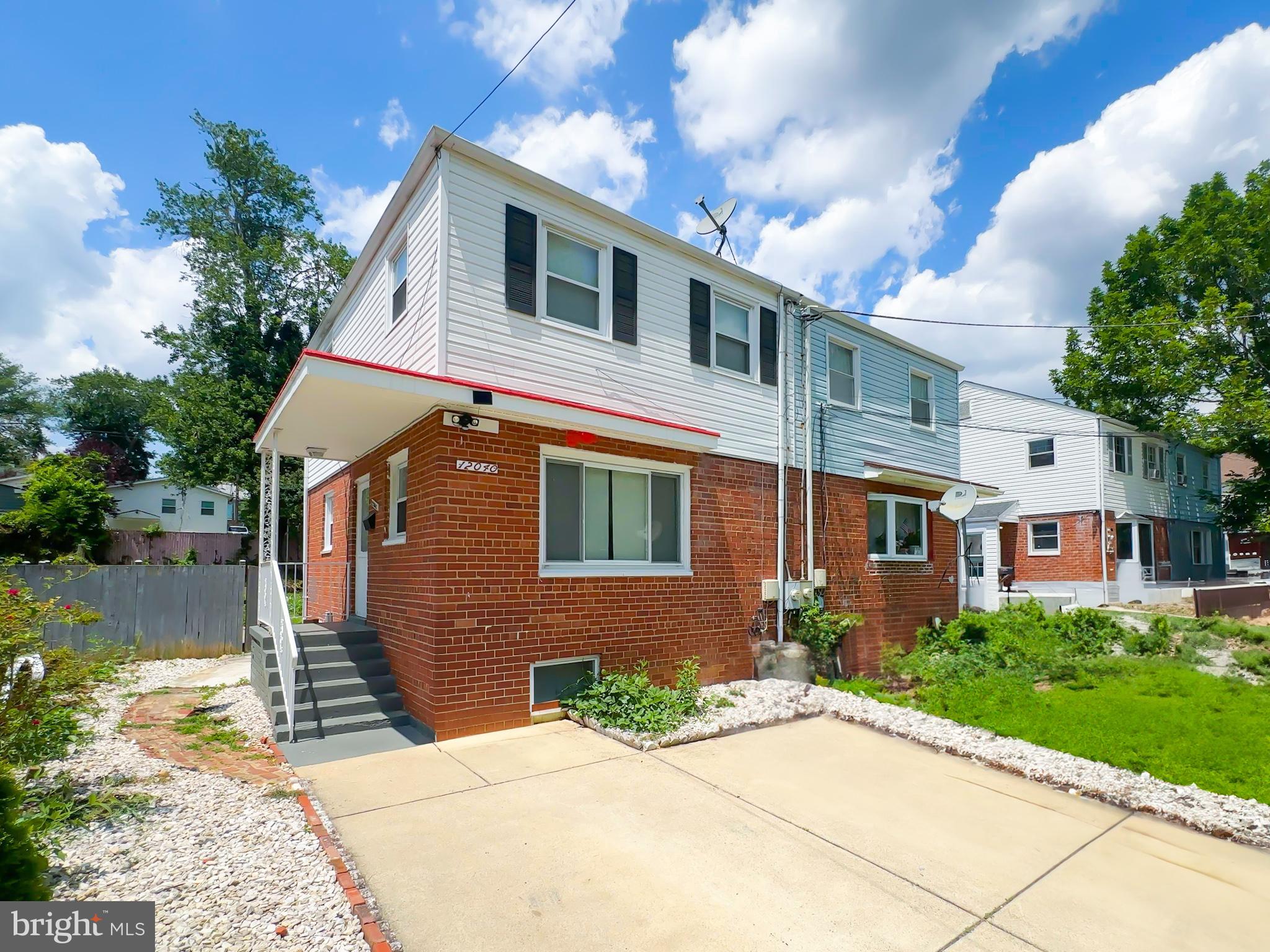 Now available for rent in Silver Spring! This charming 3-bedroom, 1-bathroom home at 12040 Valpleywood Drive is clean, spacious, and ready for immediate move-in. Priced at just $2,500/month, it’s perfect for families or roommates looking for comfort and convenience in a prime location. Enjoy a bright, open layout with easy access to shopping, dining, parks, and public transportation.
