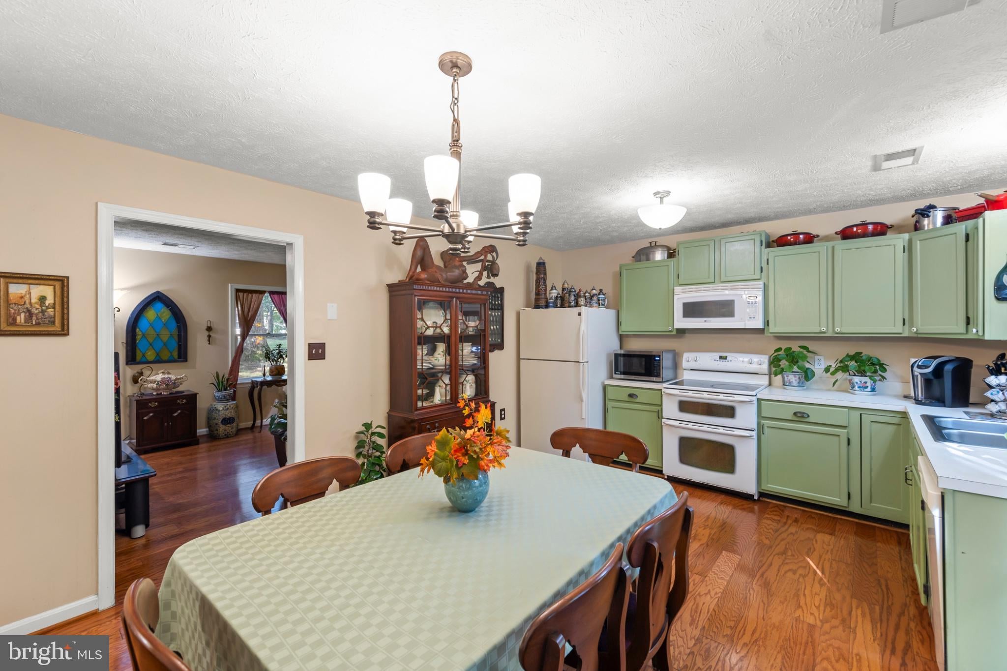 245 GLENRIDGE DRIVE