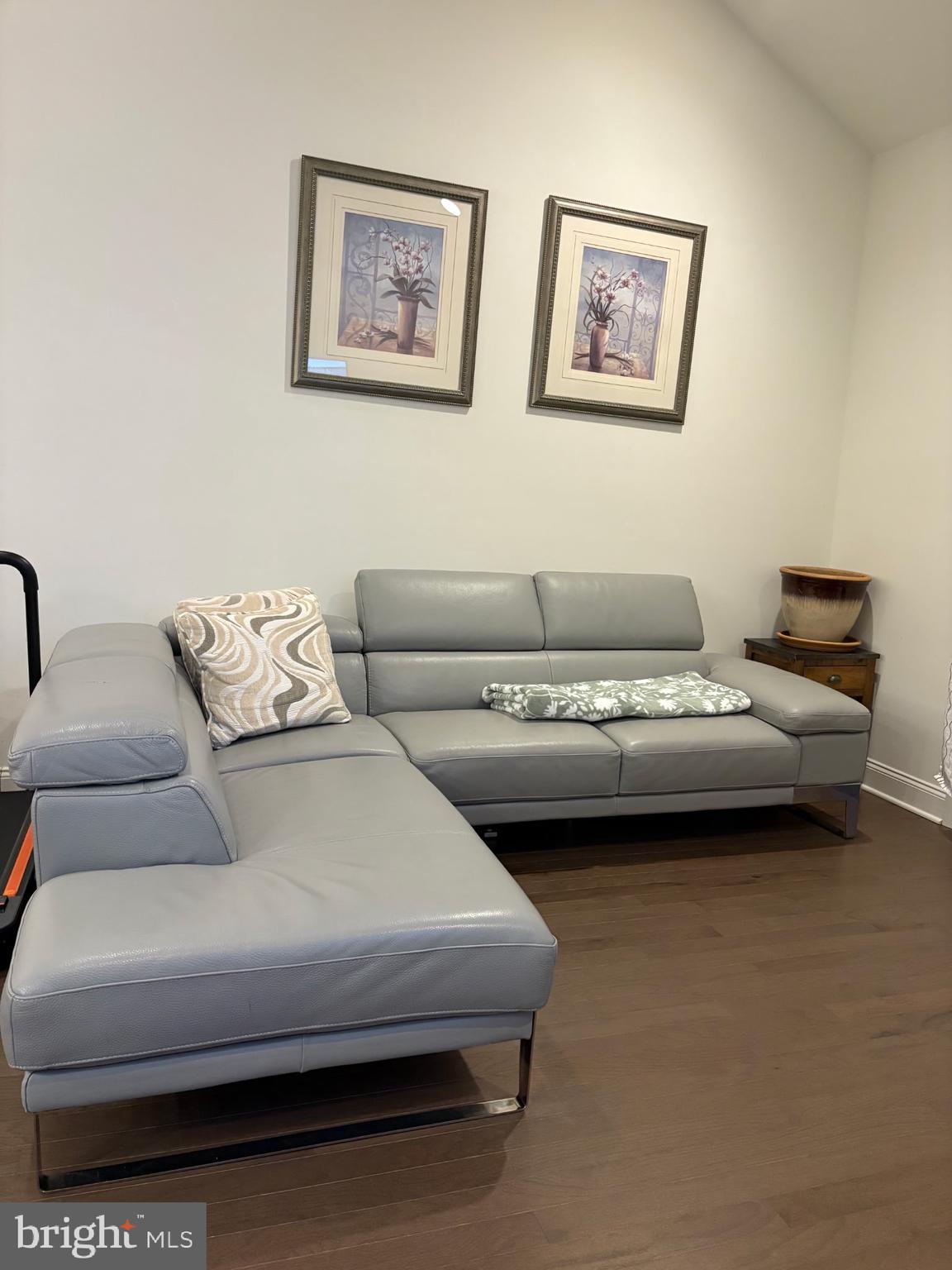 ROSE POINTE - Residential