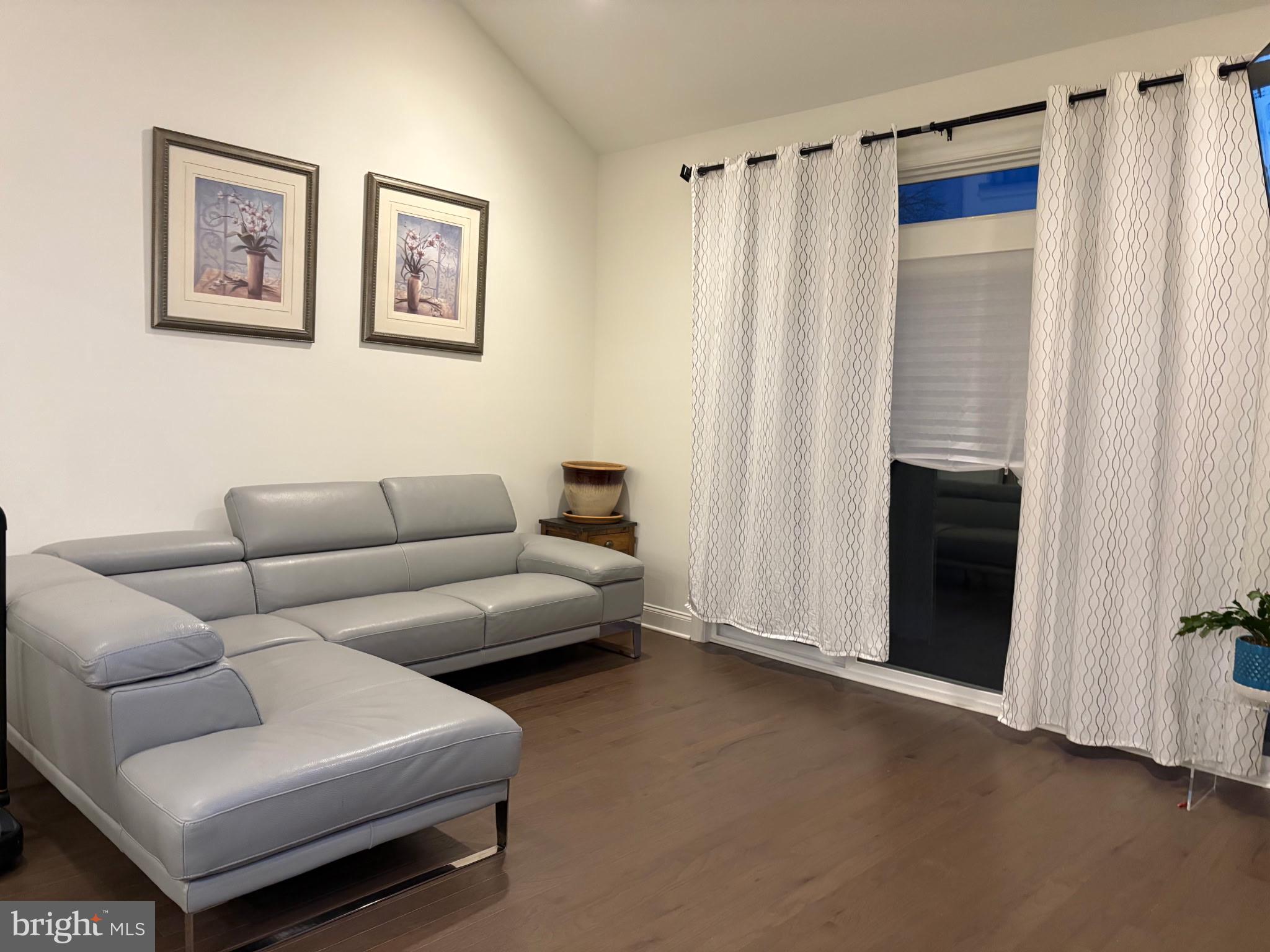 ROSE POINTE - Residential