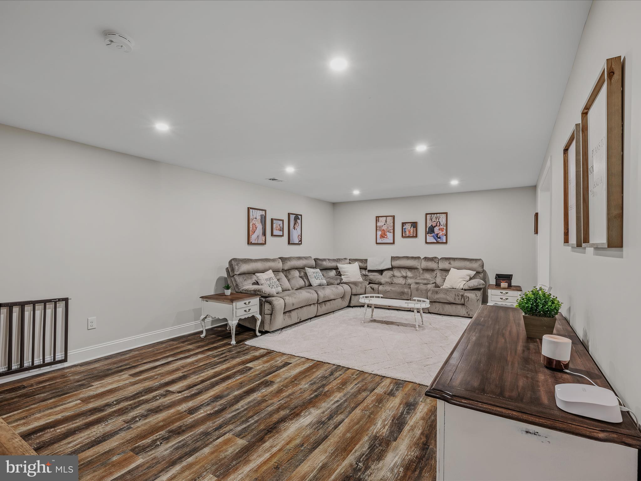 WILLOW RIDGE - Residential