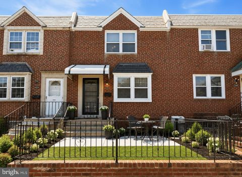 Townhouse For Sale - 1122 Elbridge Street<br/> PHILADELPHIA, PA 19111
