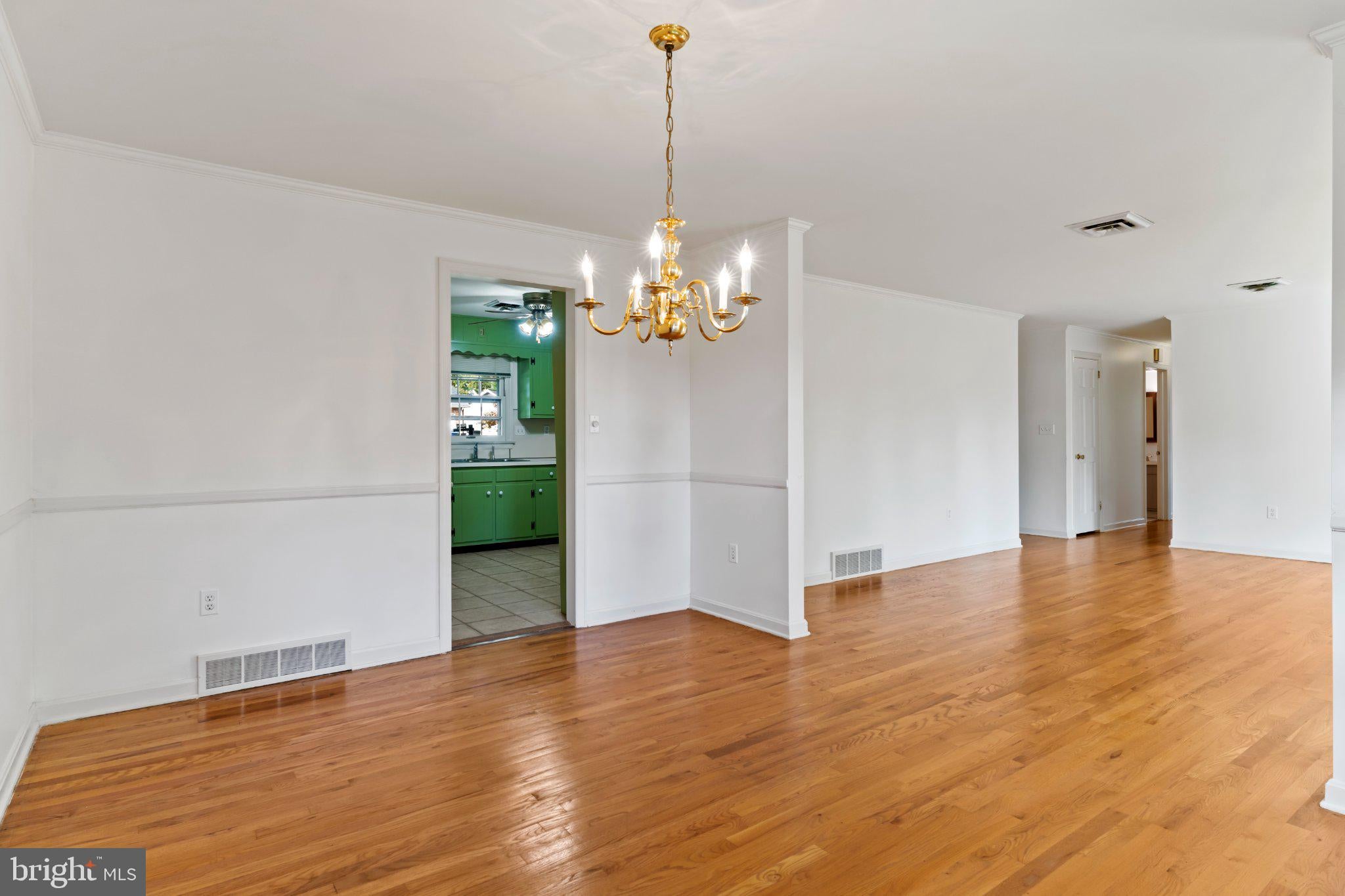811 MANDY LANE
