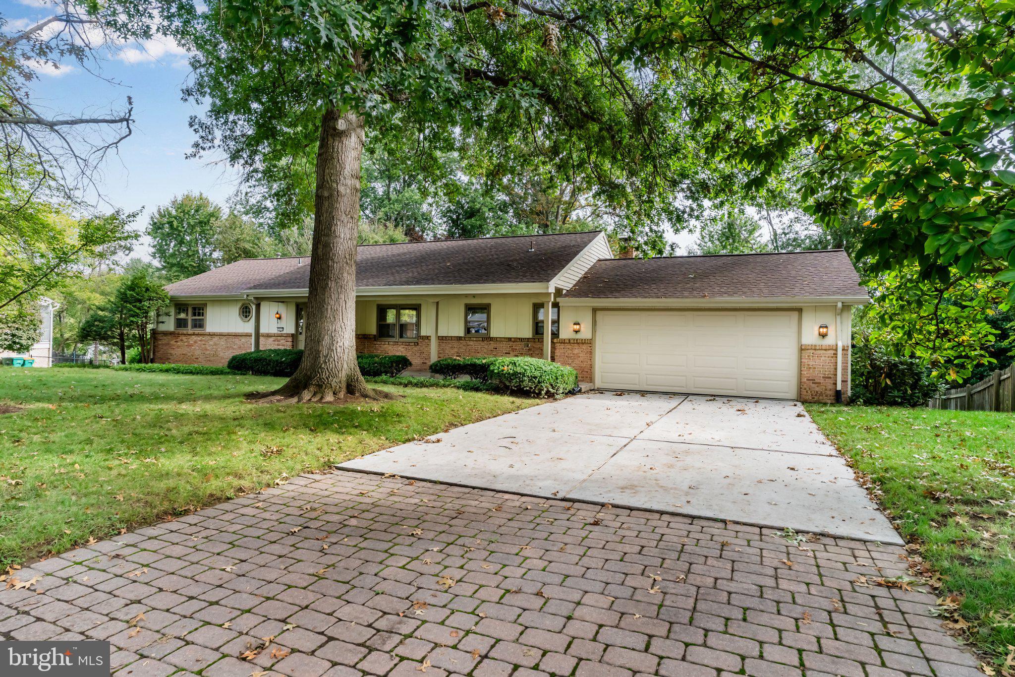 811 MANDY LANE
