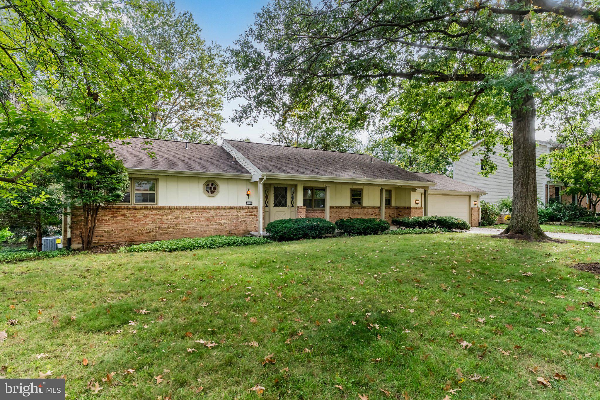 811 MANDY LANE