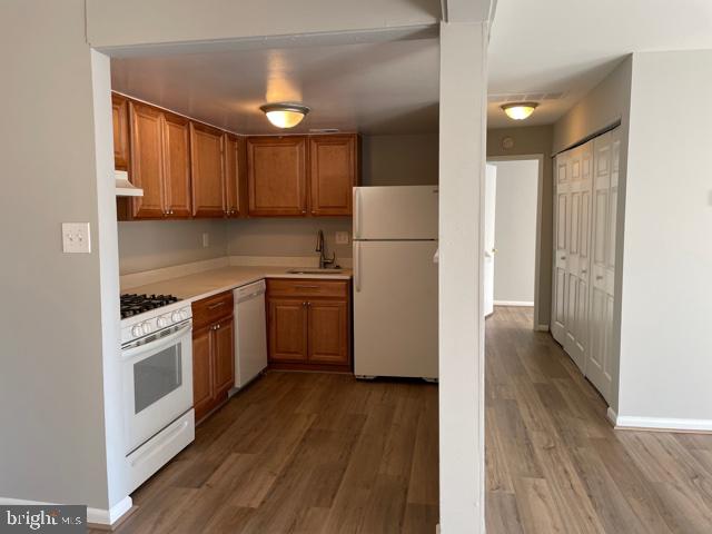 MONTGOMERY CENTURY - Residential Lease