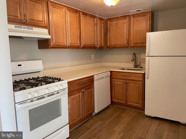 MONTGOMERY CENTURY - Residential Lease