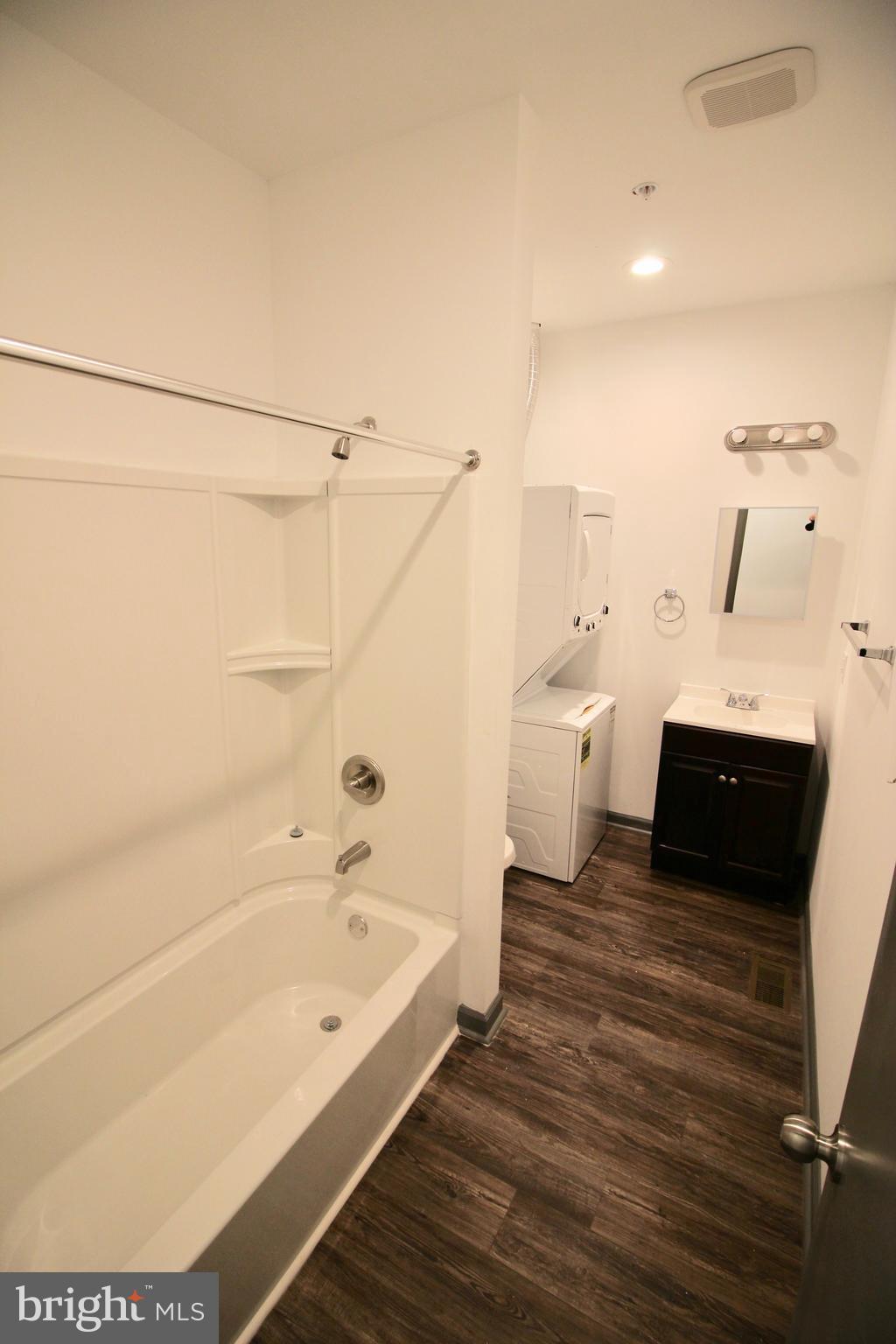TEMPLE UNIVERSITY - Residential Lease