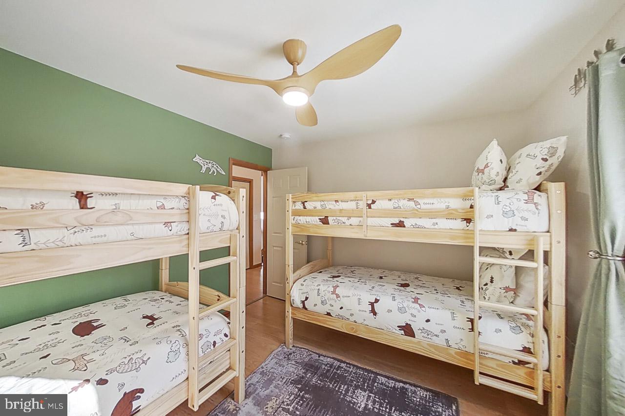ARROWHEAD LAKES - Residential
