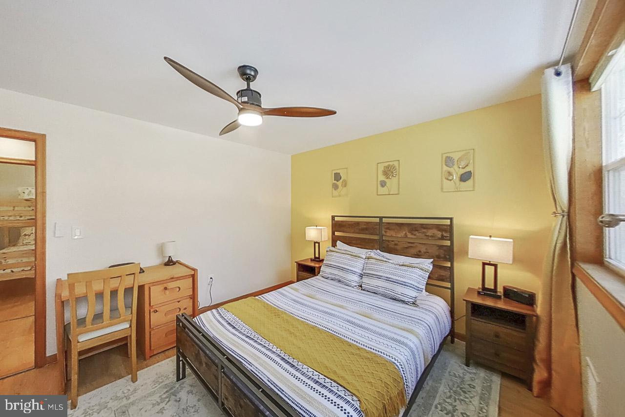 ARROWHEAD LAKES - Residential